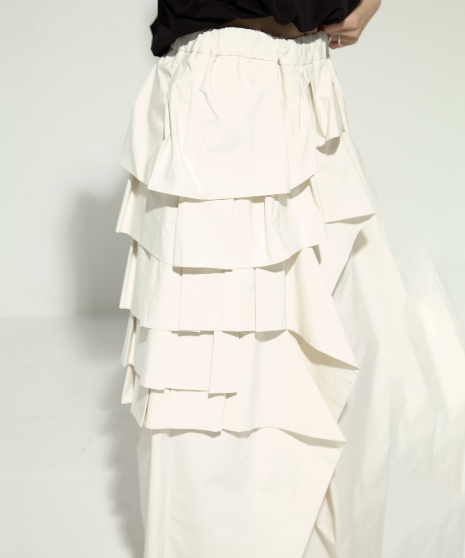 別注RUFFLE PANTS TAAKK