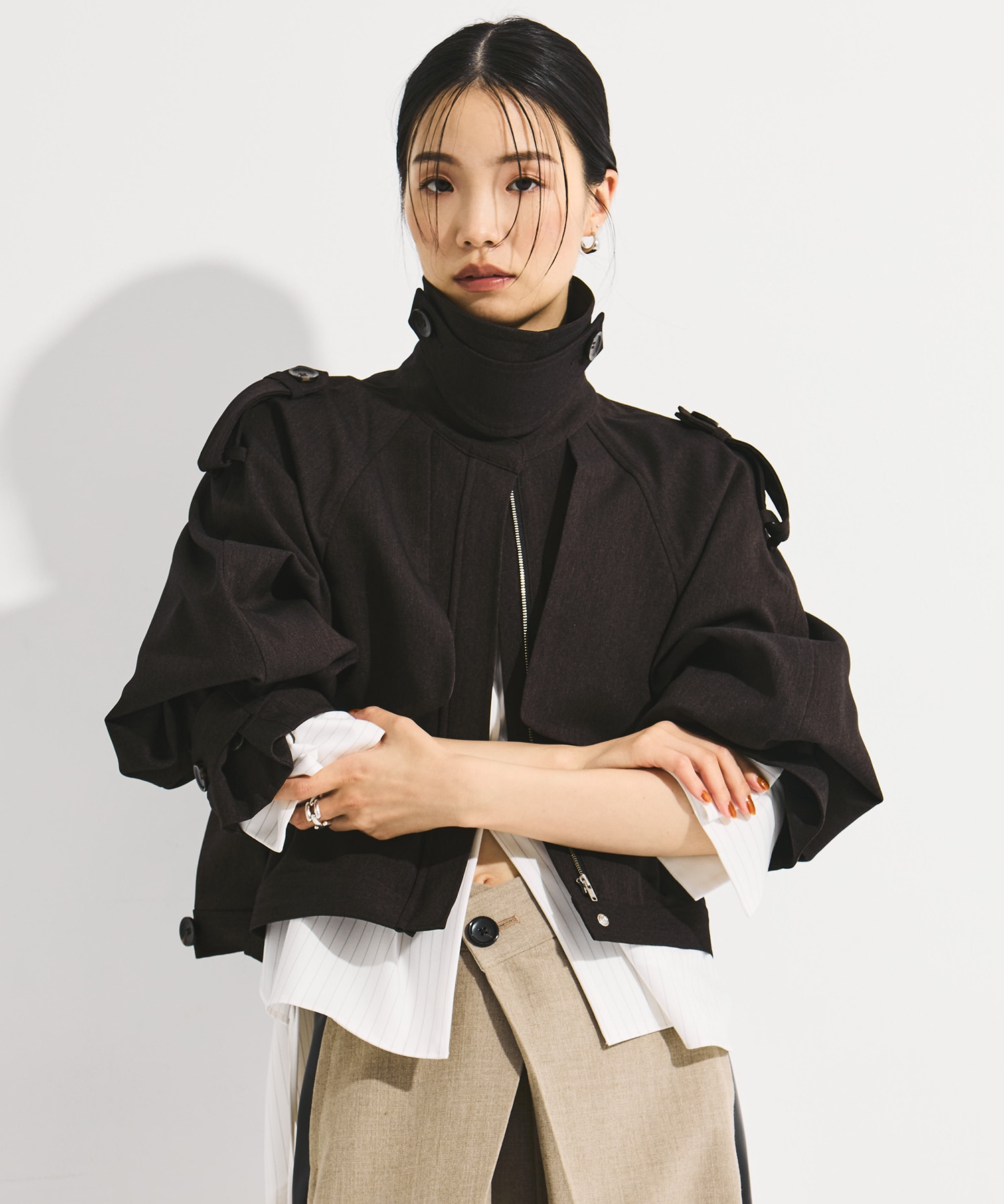 BACK GATHER SHORT TRENCH BLOUSON STUDIOUS