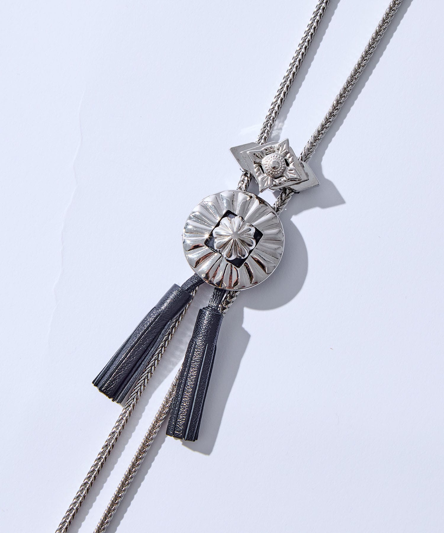 Metal loop tie TOGA