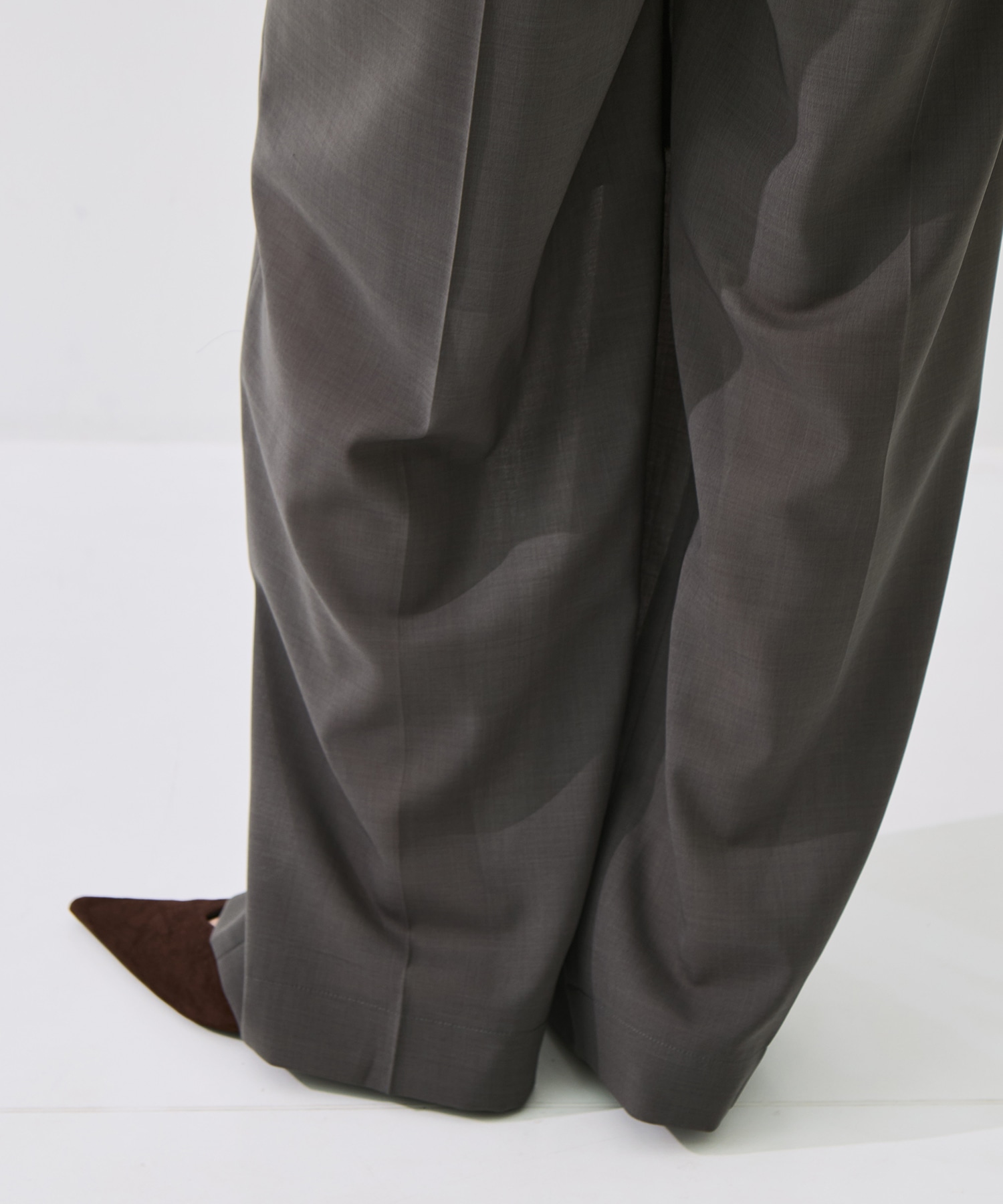 Double Tucked Trousers STUDIOUS