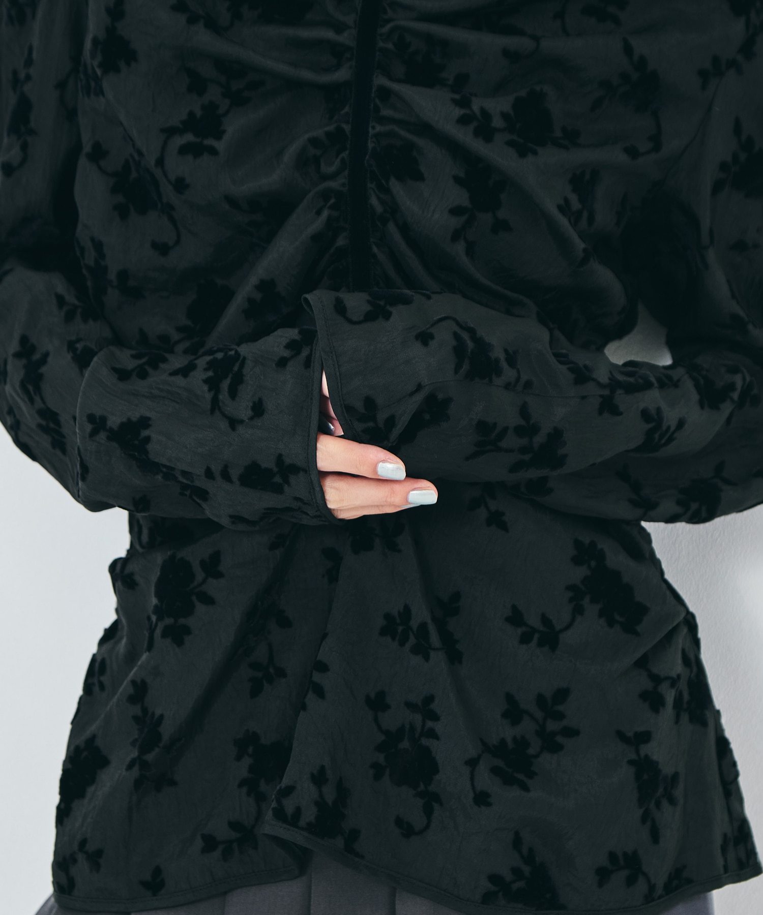 FLOCKED ROSE PRINT GATHERED BLOUSE FETICO