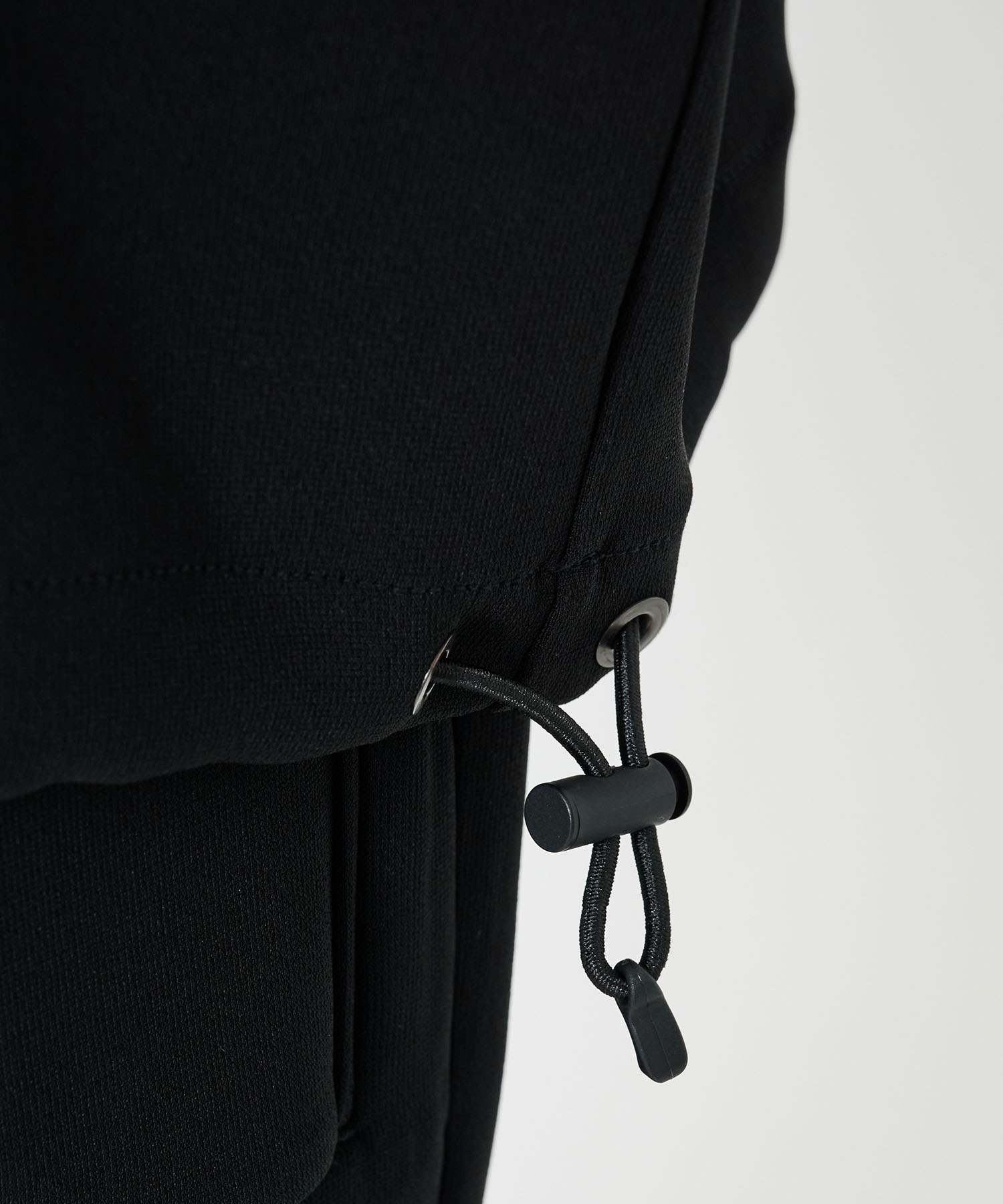 ESSENTIAL HALF ZIP SWEAT SHIRTS STUDIOUS