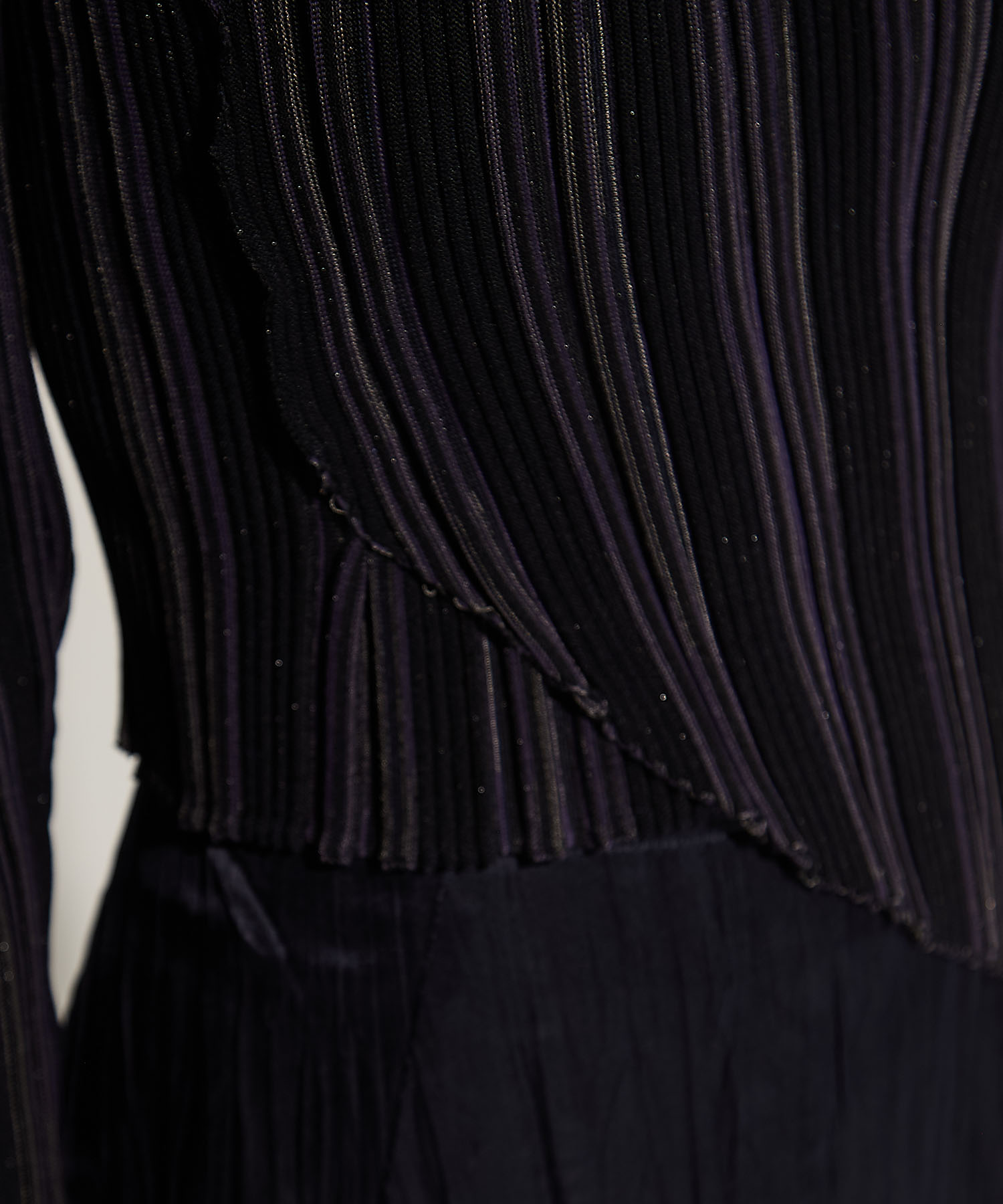 ASYMMETRIC OVAL JUMPER 
