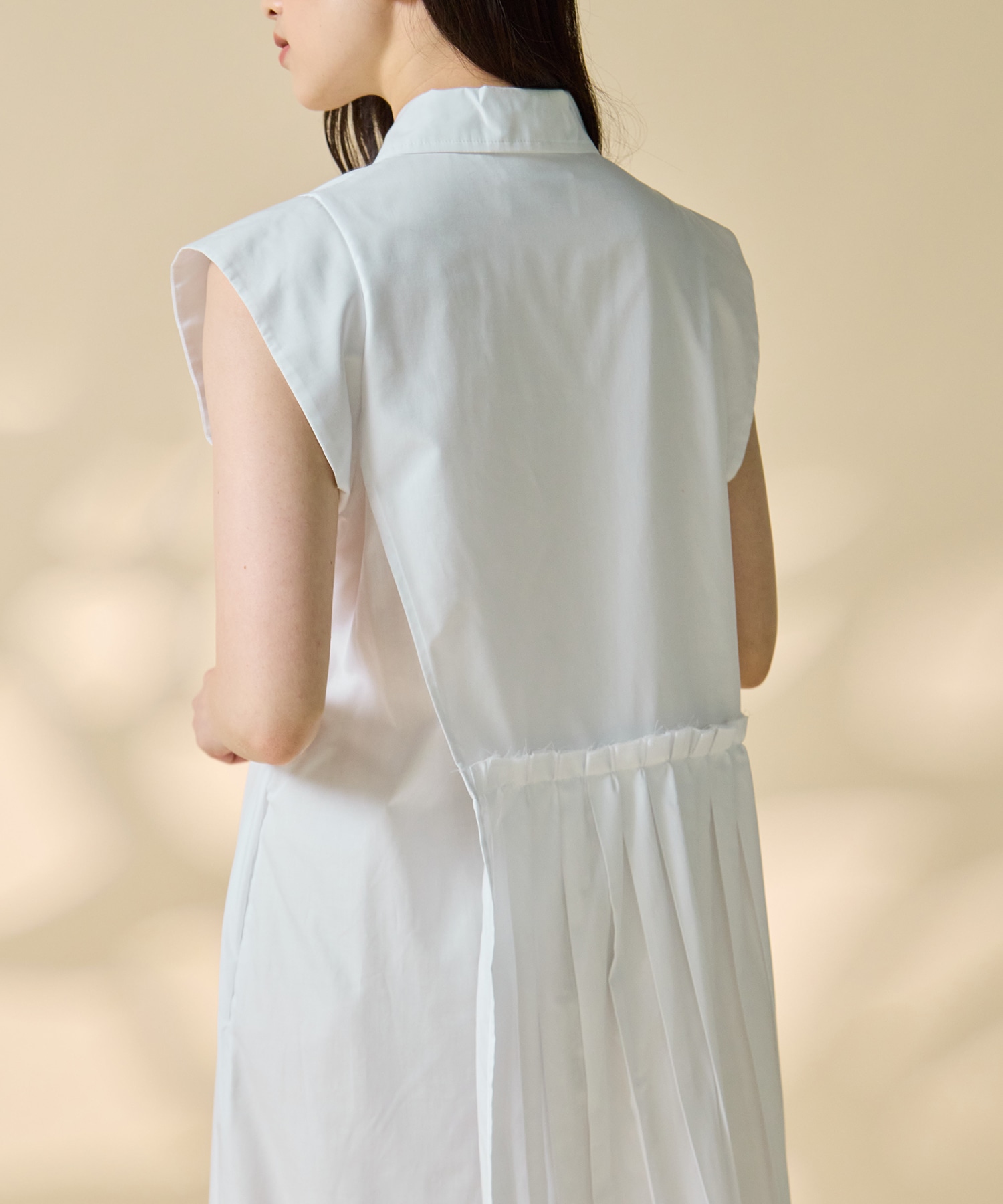 Asymmetry pleats one-piece STUDIOUS