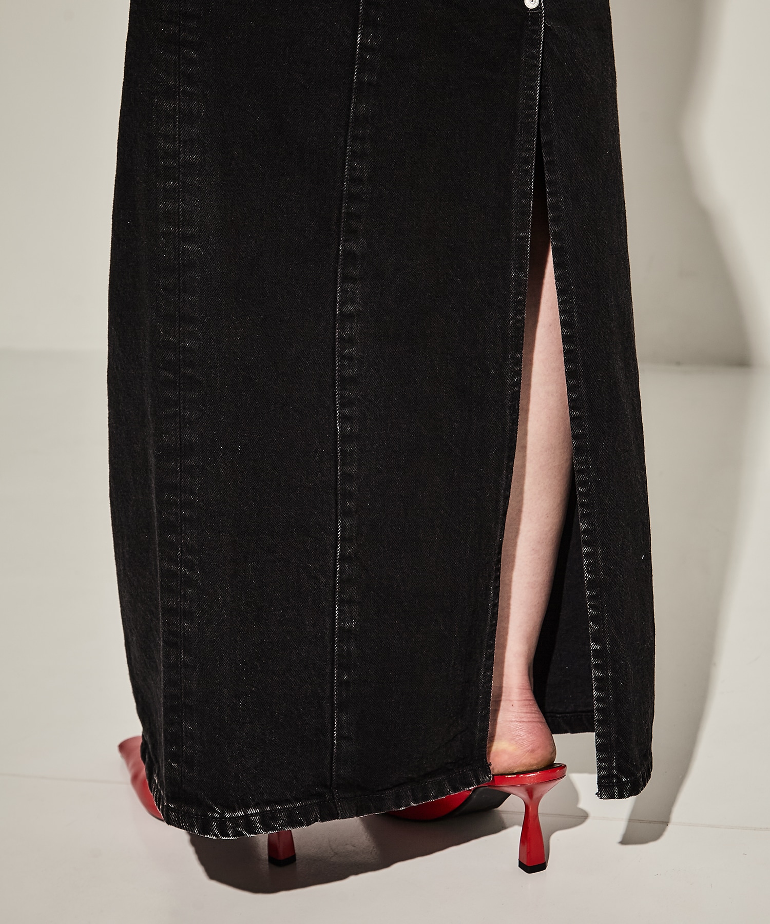 WASHED DENIM HOLLOWED OUT SKIRT JOHN LAWRENCE SULLIVAN
