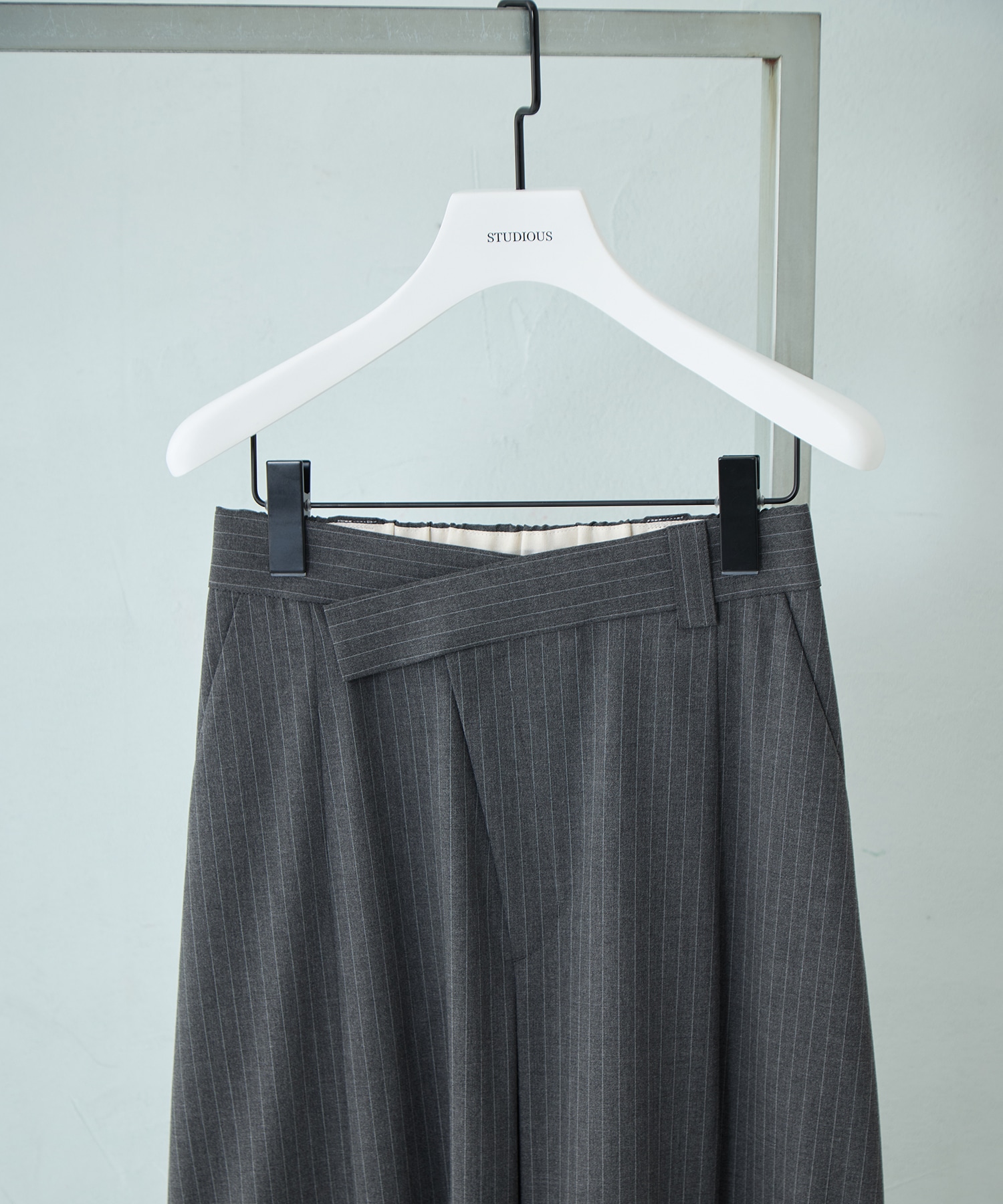 Soft Barrel Leg Flap Cargo Trousers STUDIOUS