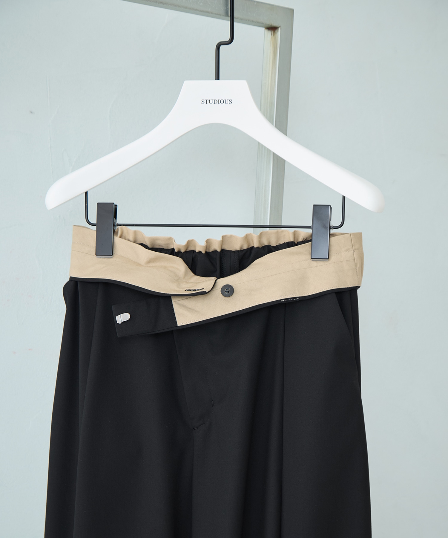 Soft Barrel Leg Flap Cargo Trousers STUDIOUS