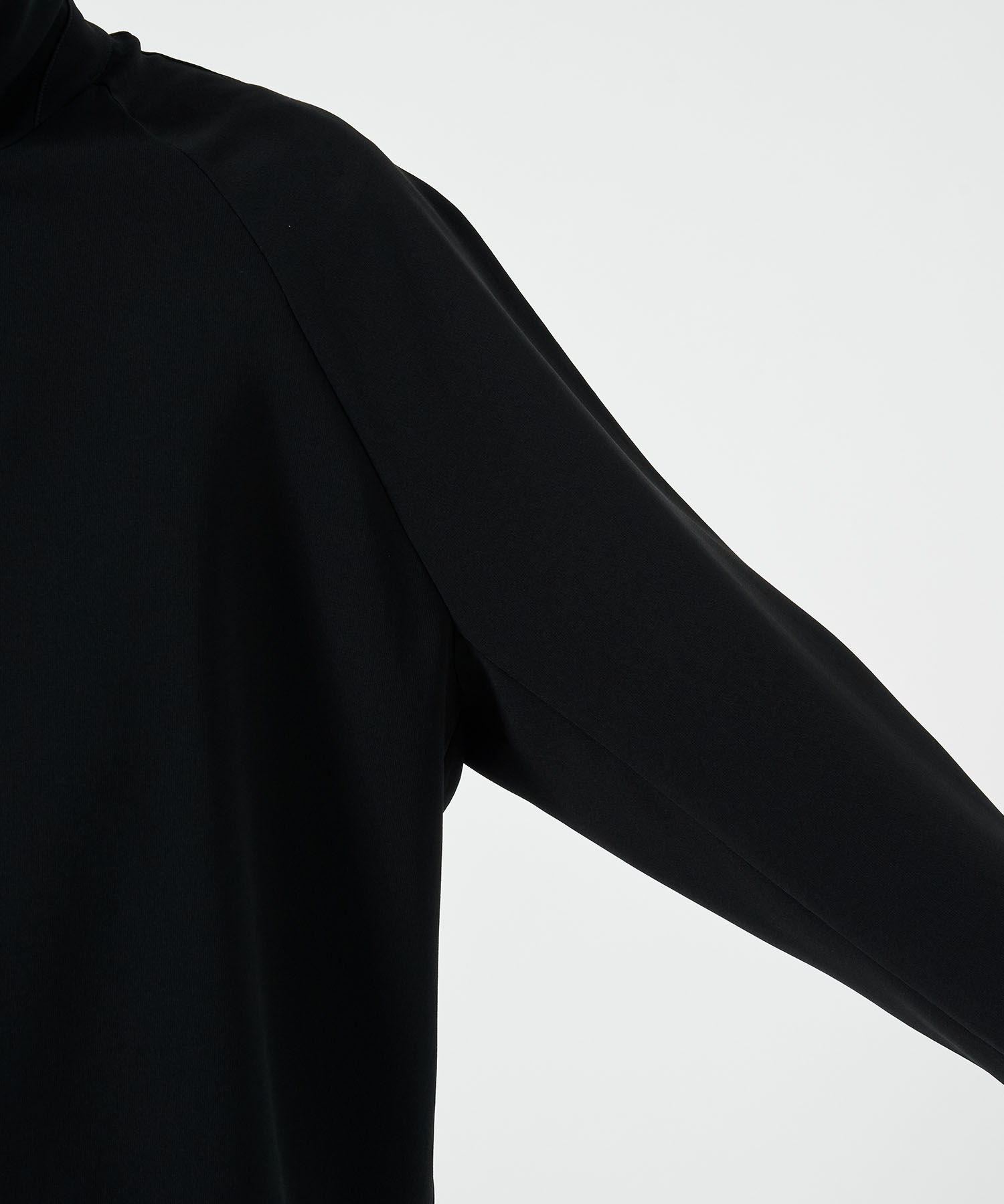 ESSENTIAL HALF ZIP SWEAT SHIRTS STUDIOUS