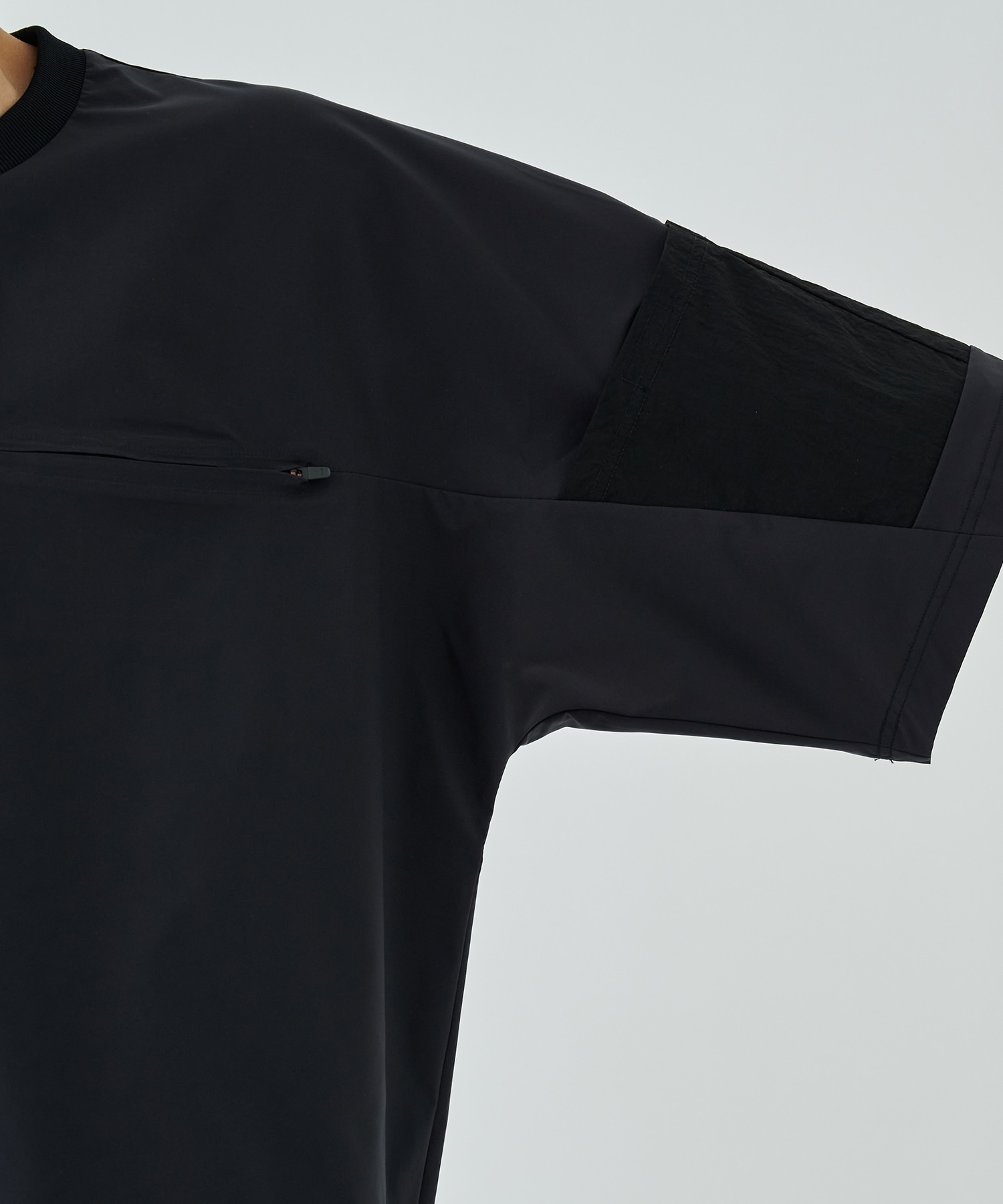 〈別注〉BLK NYLON SHORT SLEEVE T-SHIRTS White Mountaineering