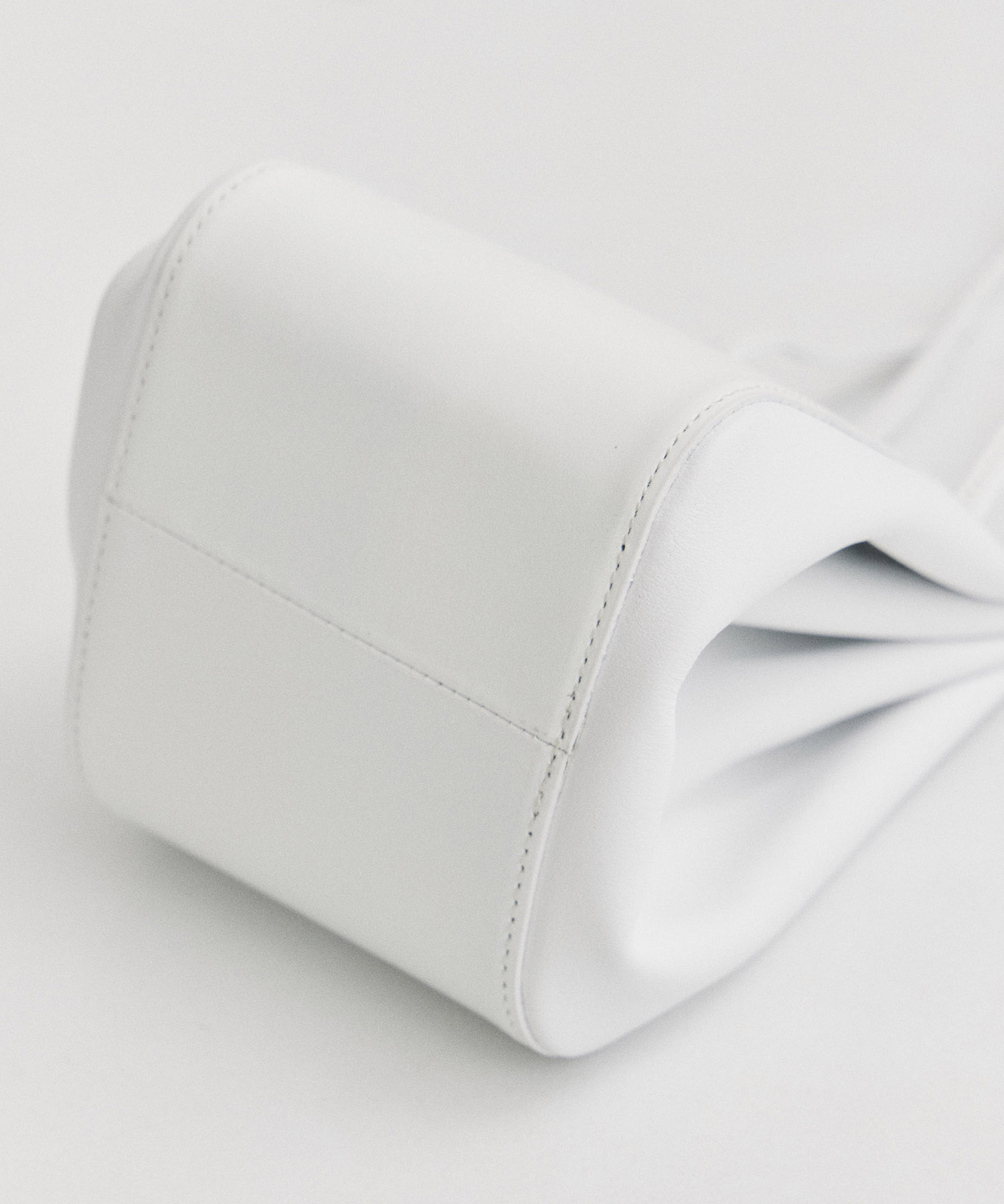 別注レザー巾着BAG COURTNEY ORLA