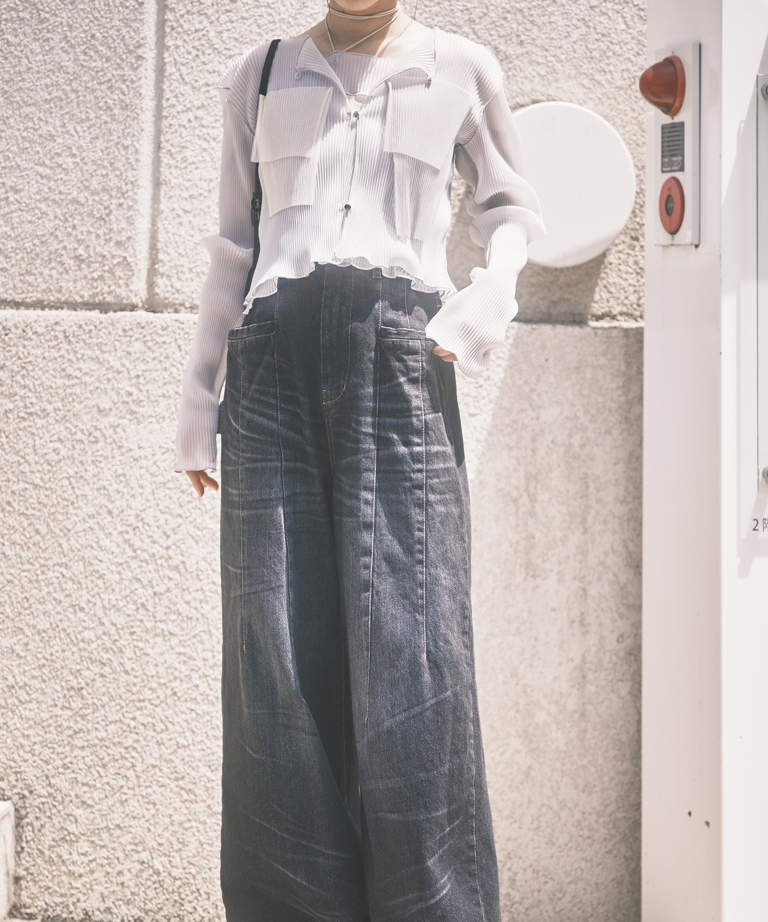 Tucked Wide Leg Jeans STUDIOUS