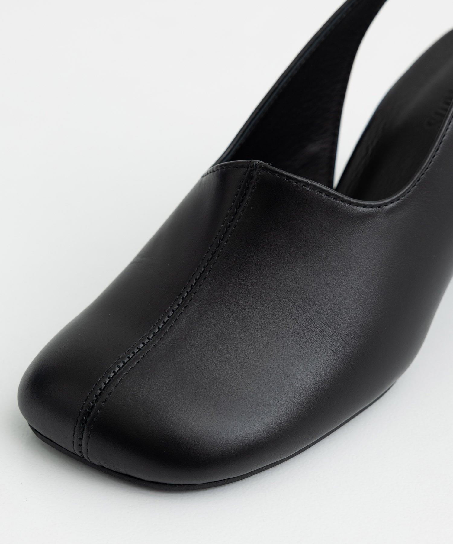 Round Shaped Slingback STUDIOUS