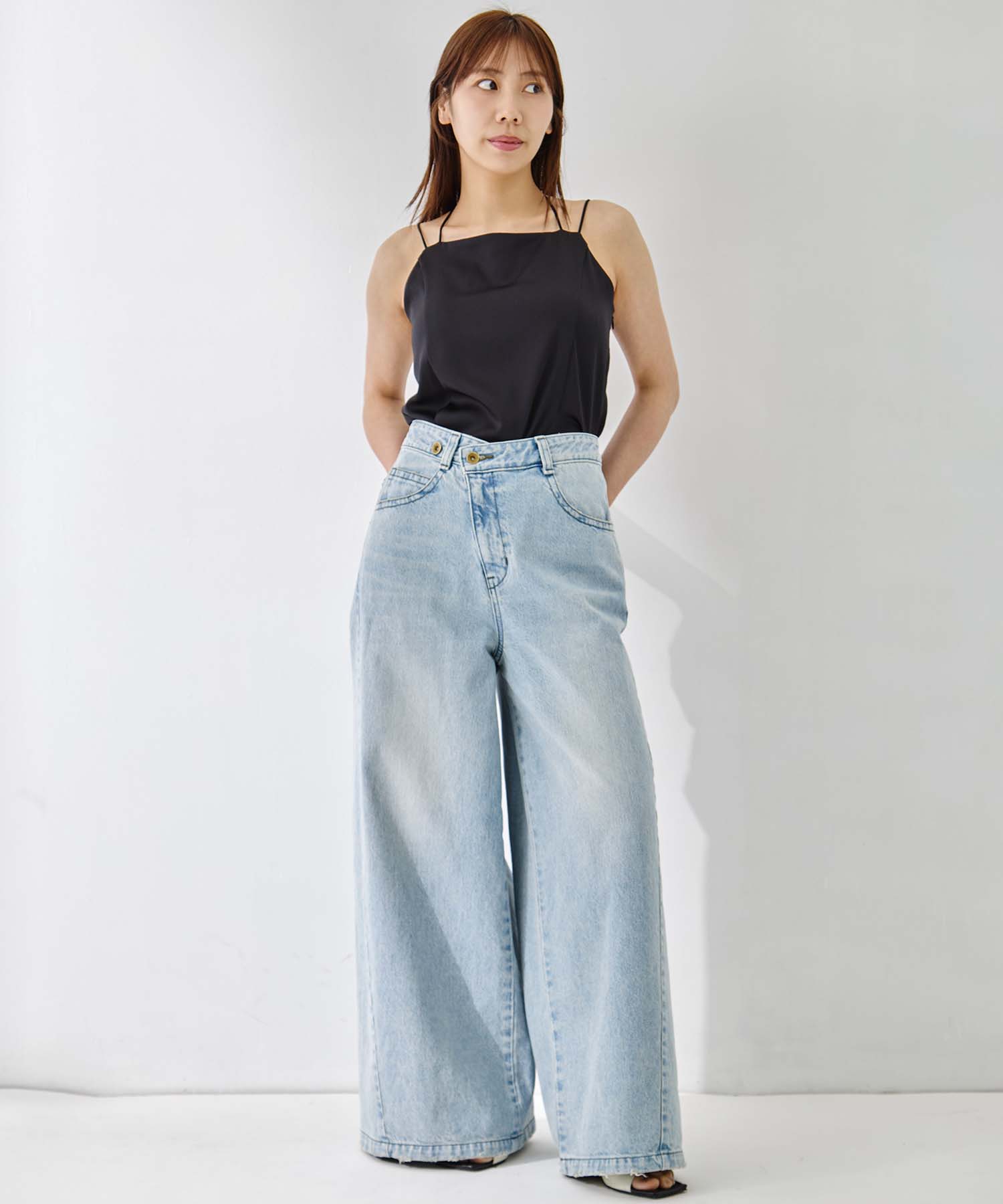 Bleached Baggy Jeans STUDIOUS