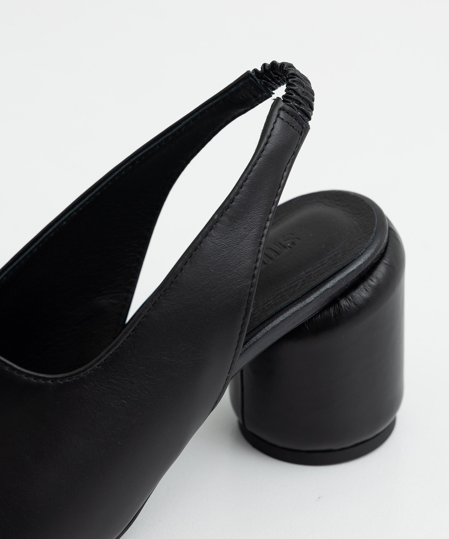 Round Shaped Slingback STUDIOUS