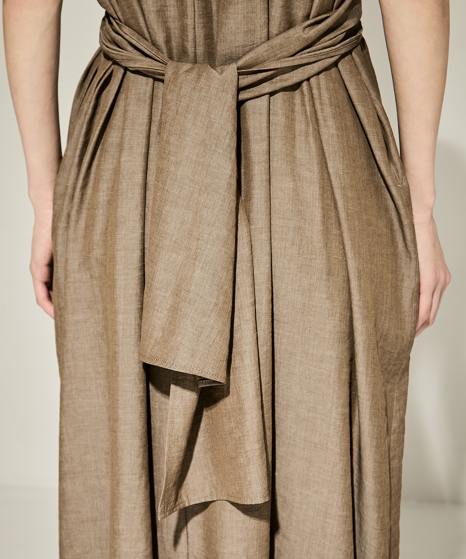 Valeria knot panel dress KH AKIRANAKA