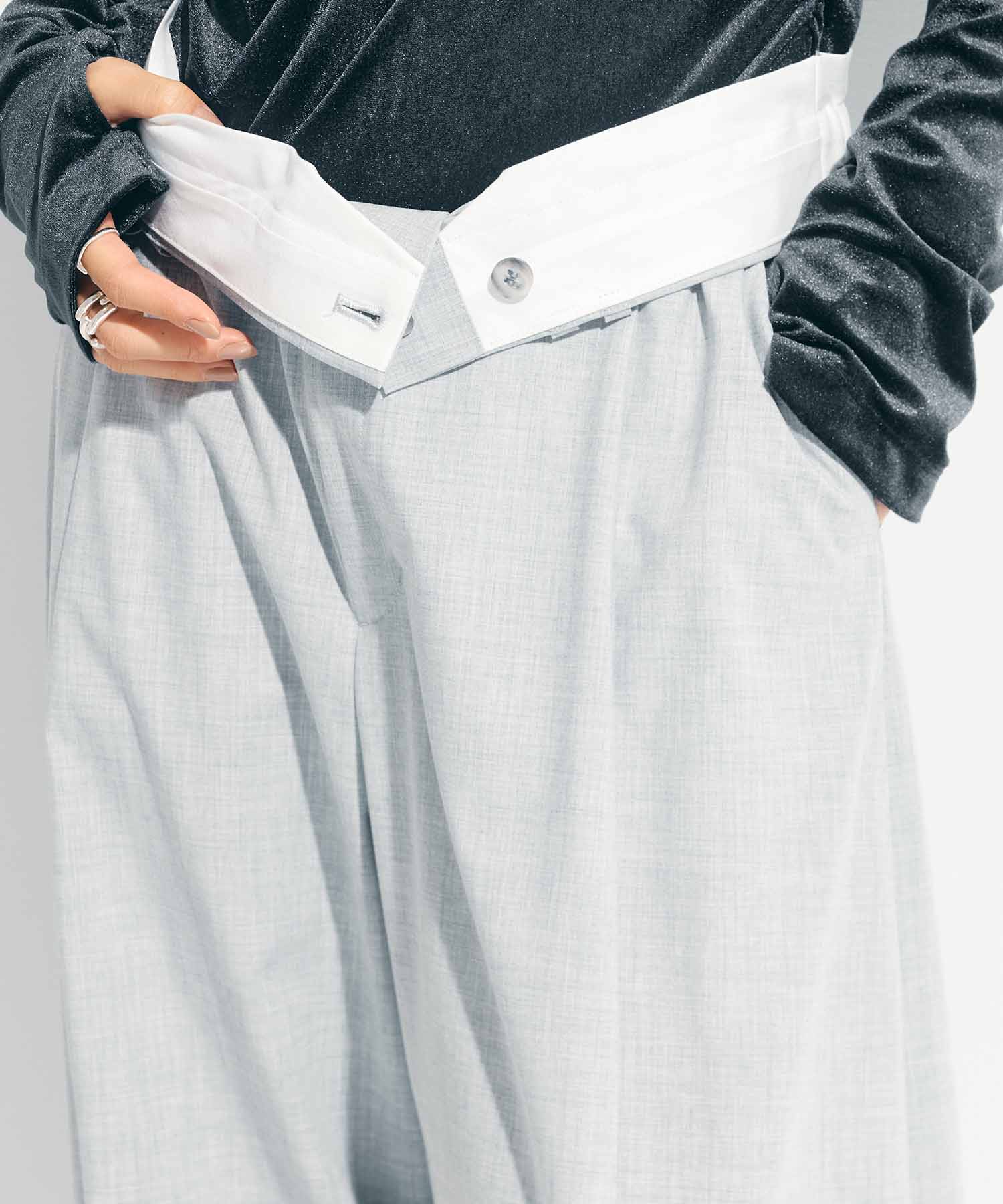 Soft Barrel Leg Cargo Trousers STUDIOUS