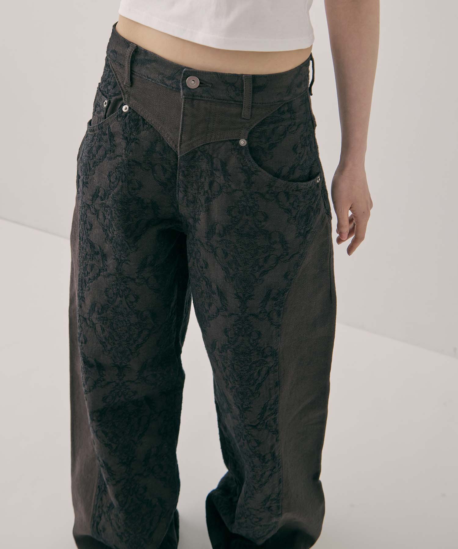 別注 DAMASK-PRINT DENIM CURVE-FIT HIGH-RISE JEANS FETICO
