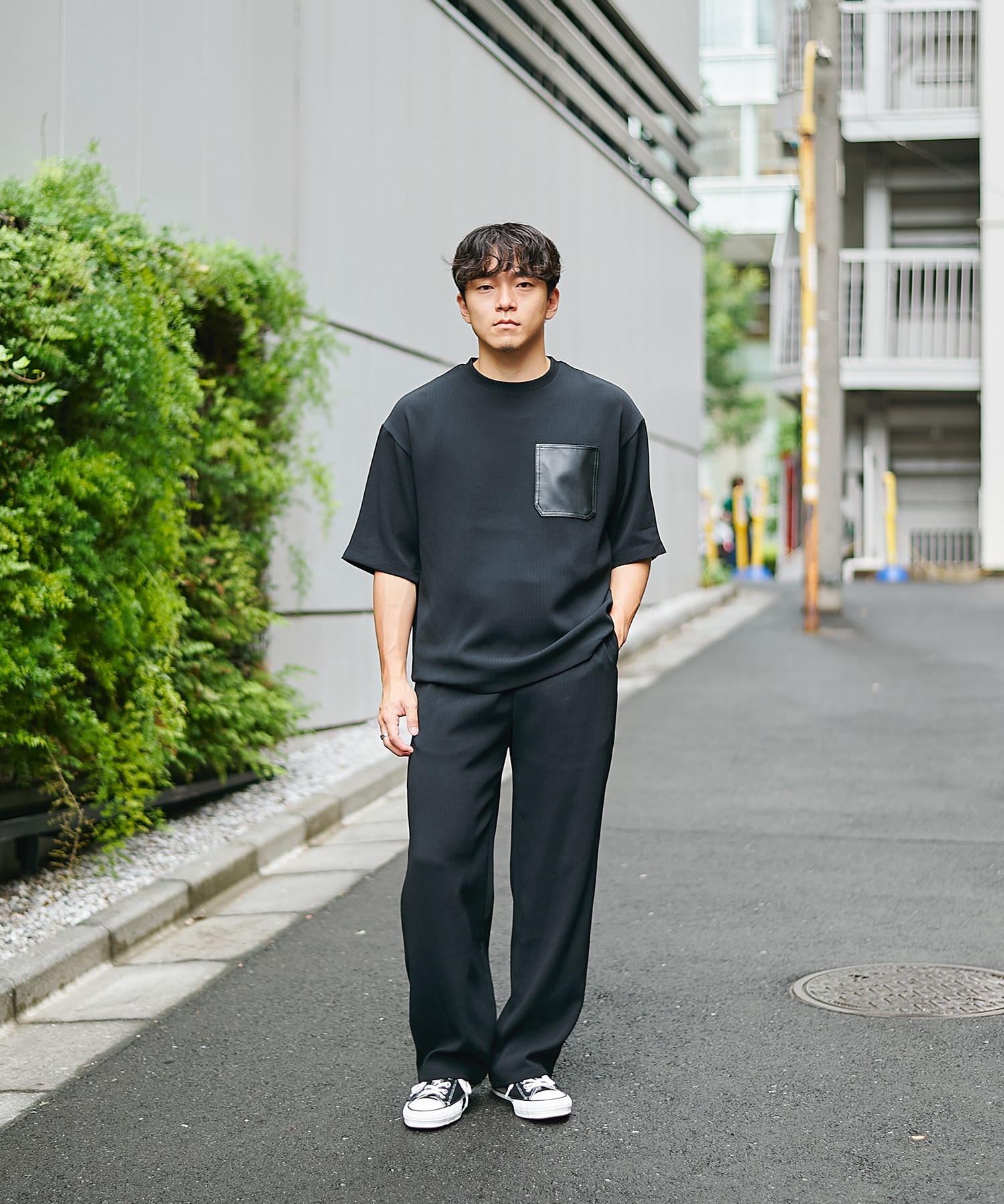 DRY DOBBY LEATHER POCKET TEE STUDIOUS