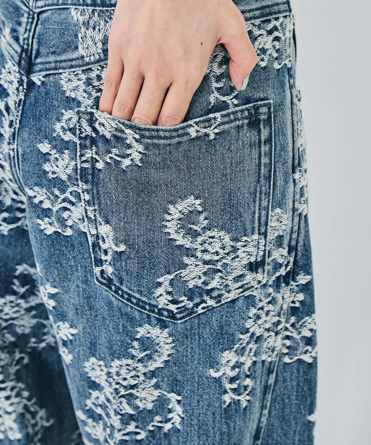 LACE-JACQUARD DENIM STRAIGHT JEANS FETICO