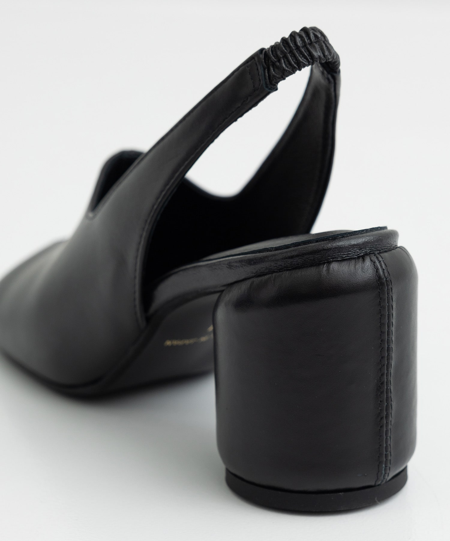 Round Shaped Slingback STUDIOUS