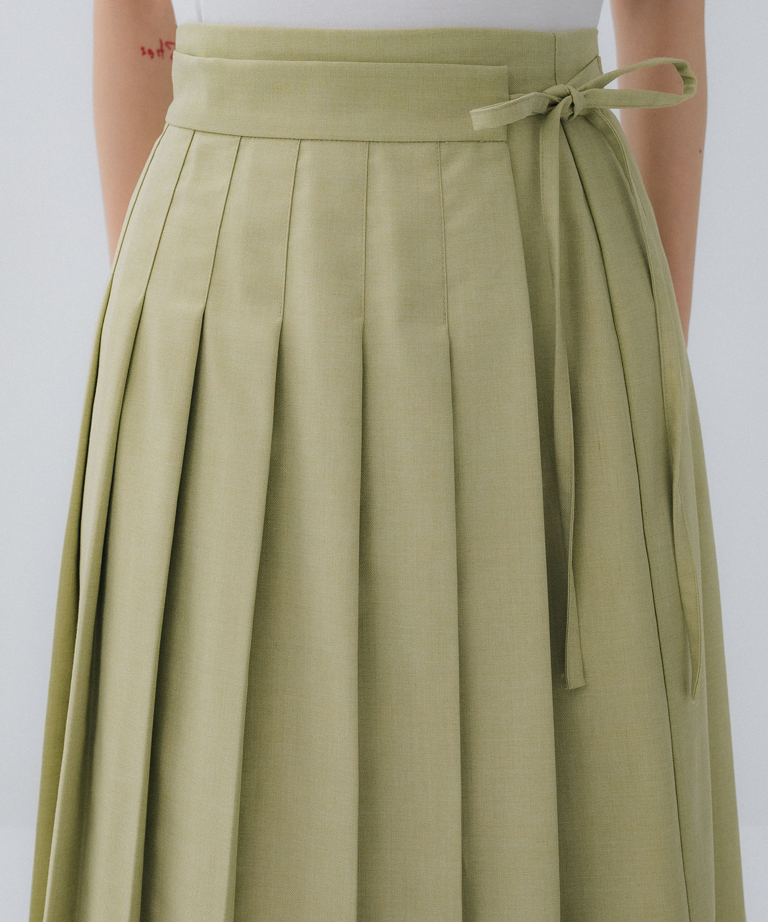 SHORT JACKET WITH PLEATS WRAP SKIRT AMERI