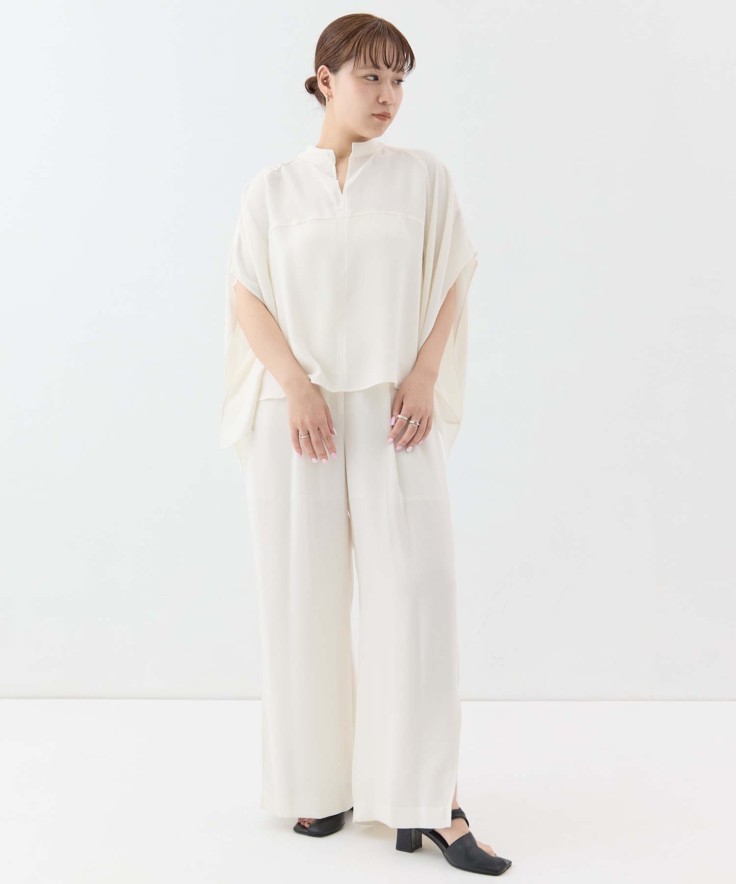 BACK SATIN DRAPE BLOUSE STUDIOUS