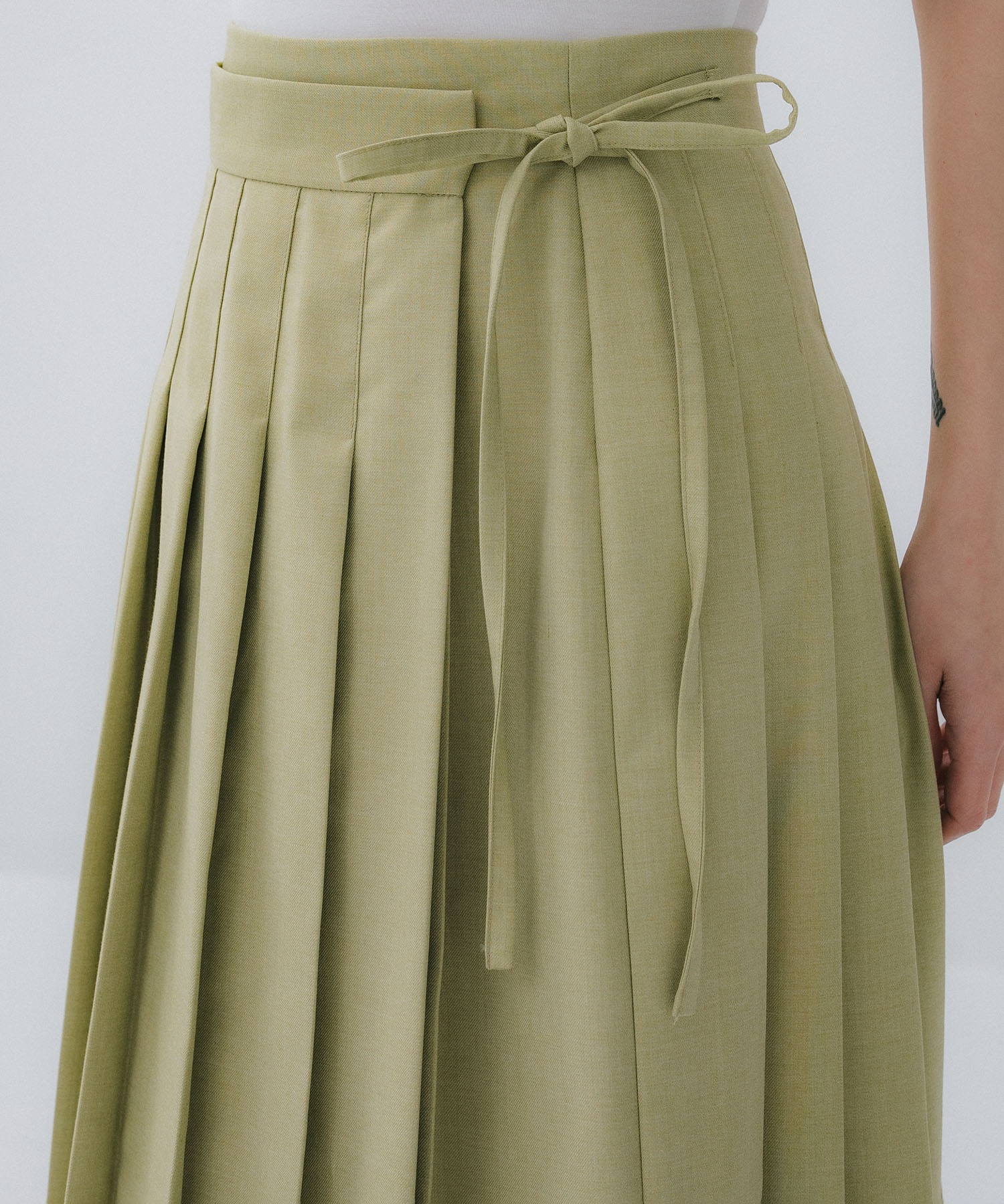 SHORT JACKET WITH PLEATS WRAP SKIRT AMERI