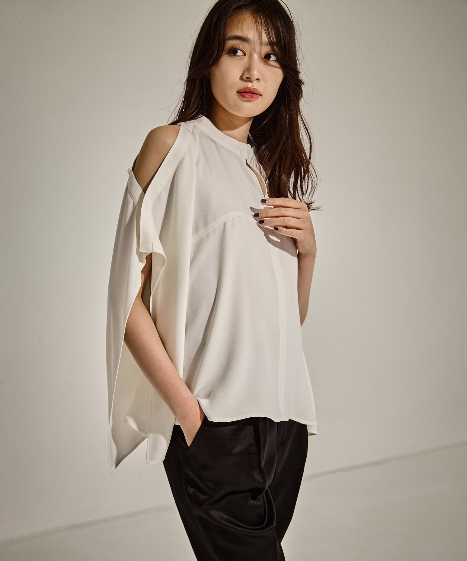 BACK SATIN DRAPE BLOUSE STUDIOUS