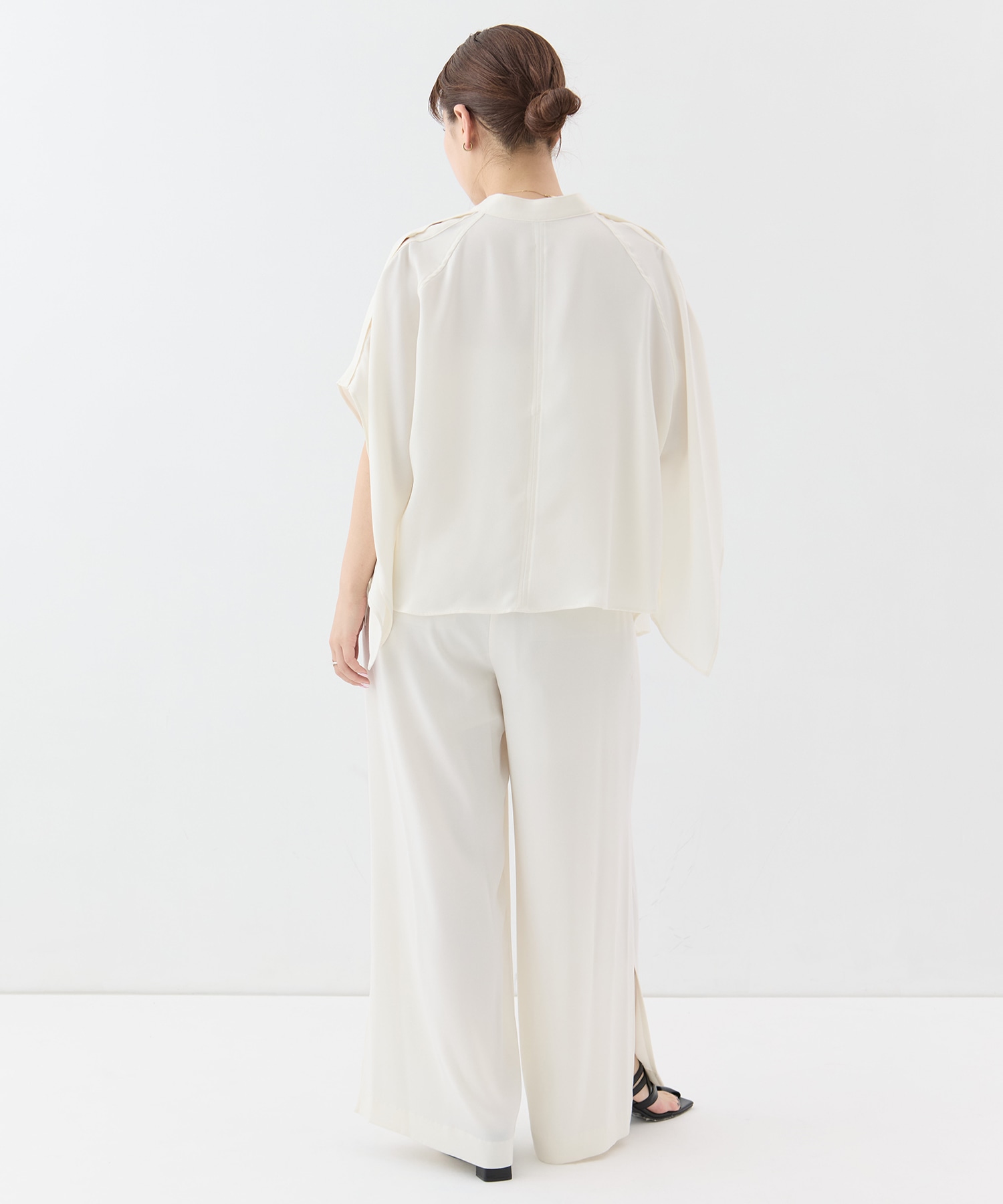 BACK SATIN DRAPE BLOUSE STUDIOUS