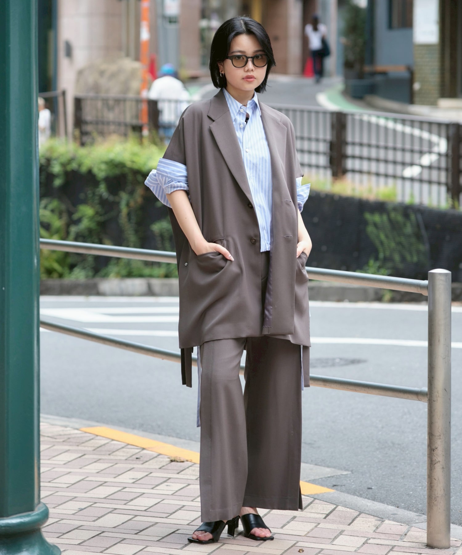 Square Vest UJOH
