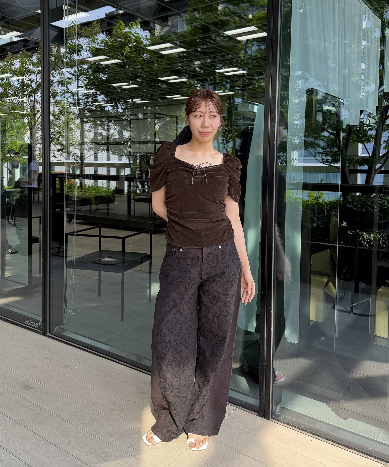 別注 DAMASK-PRINT DENIM CURVE-FIT HIGH-RISE JEANS FETICO