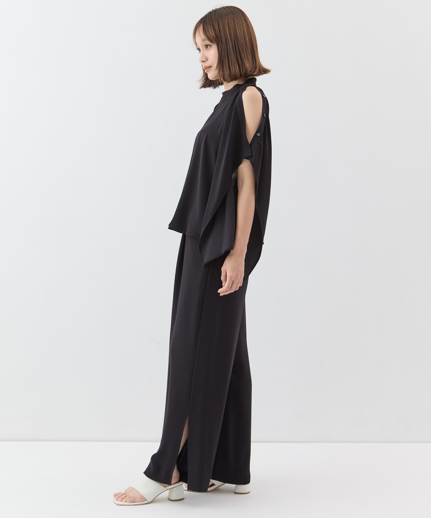 BACK SATIN DRAPE BLOUSE STUDIOUS