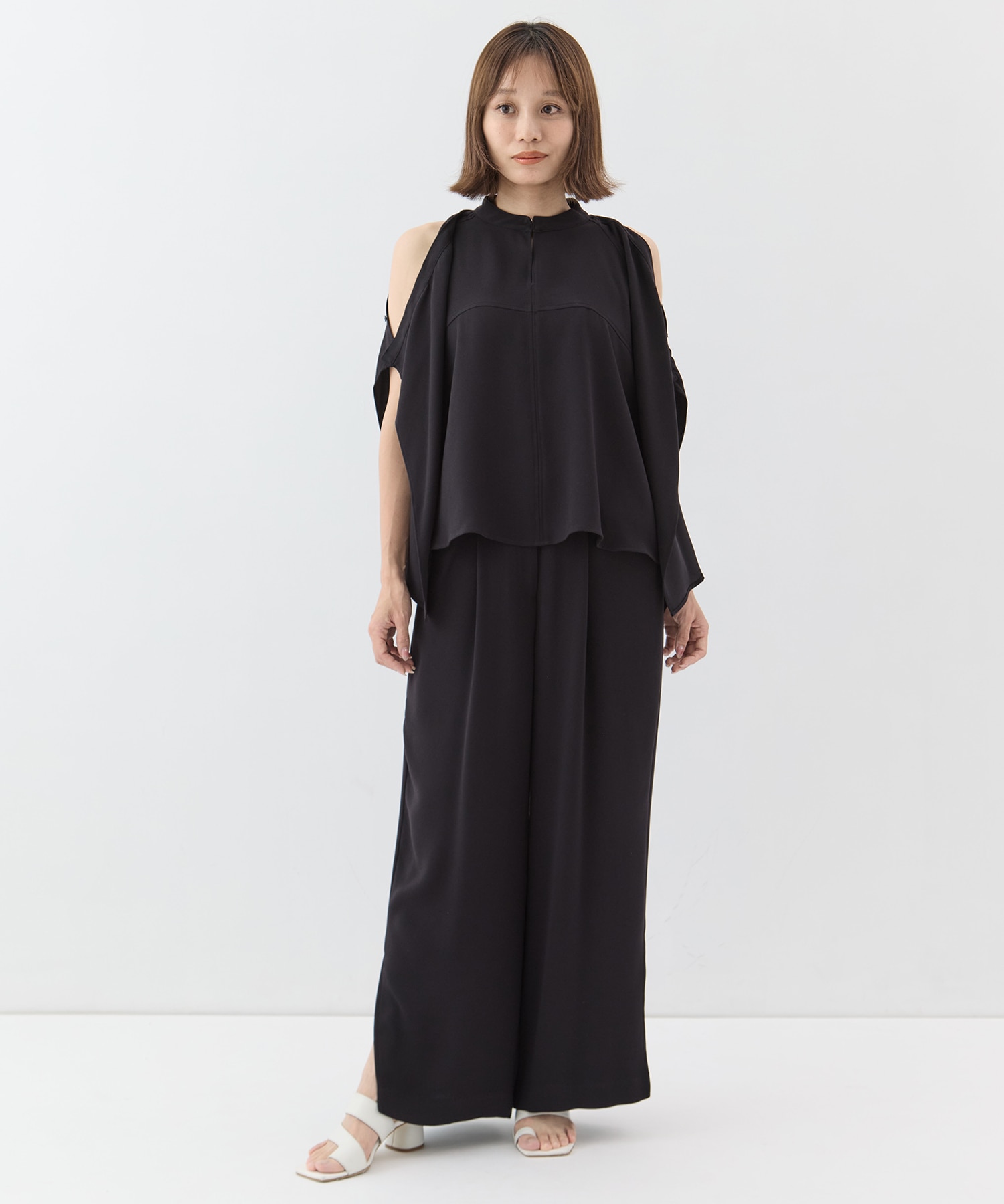 BACK SATIN DRAPE BLOUSE STUDIOUS