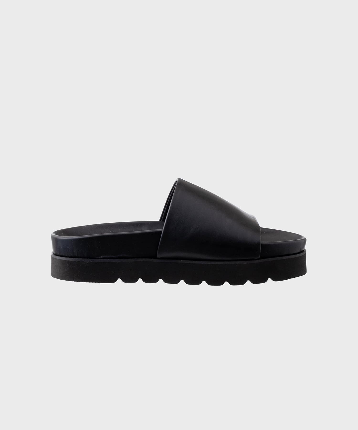 PLATFORM SHOWER SANDAL STUDIOUS