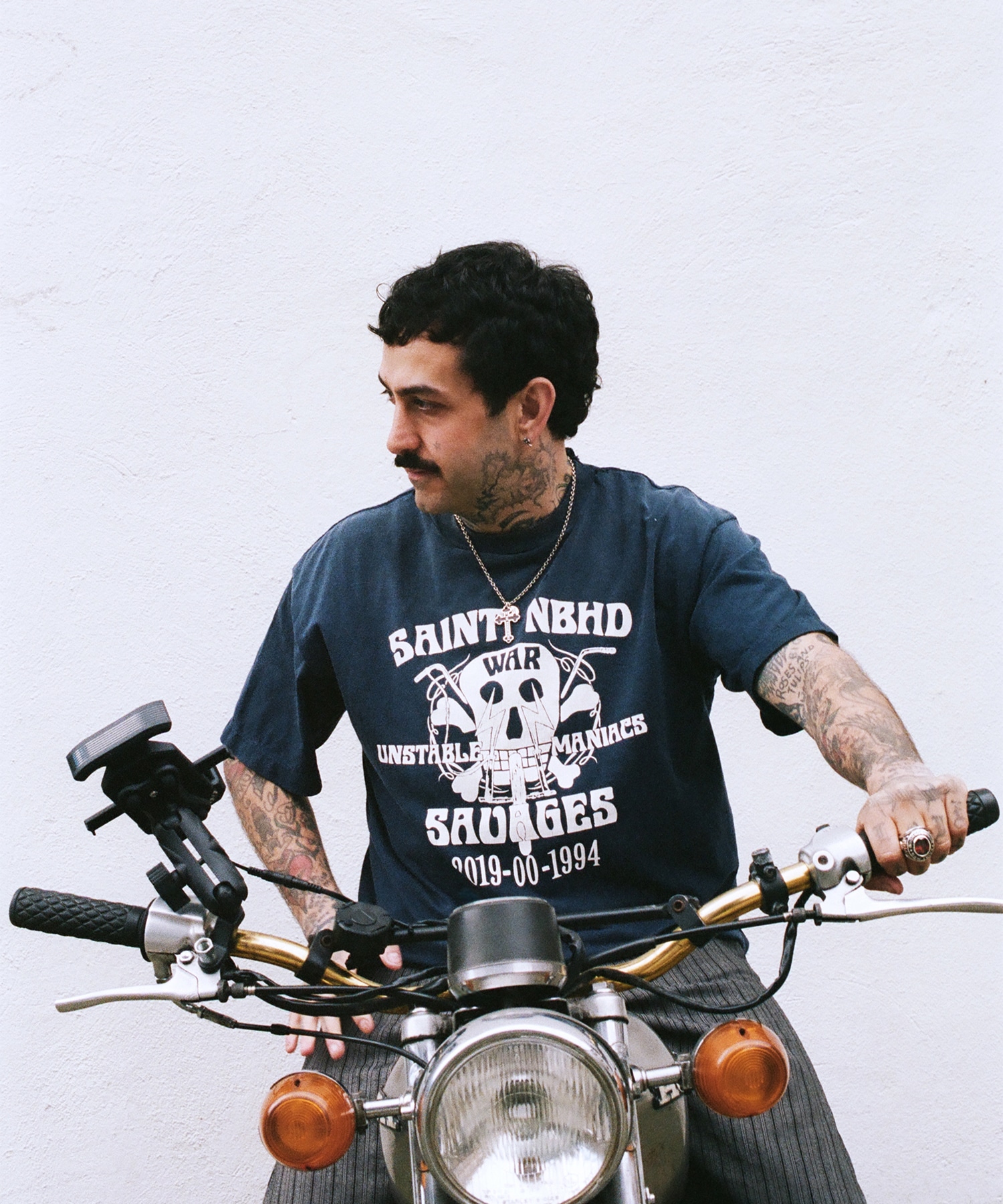 SM-HR8-0000-C71/NH_SS TEE /STHD.SAINTNBHD SAINT M××××××