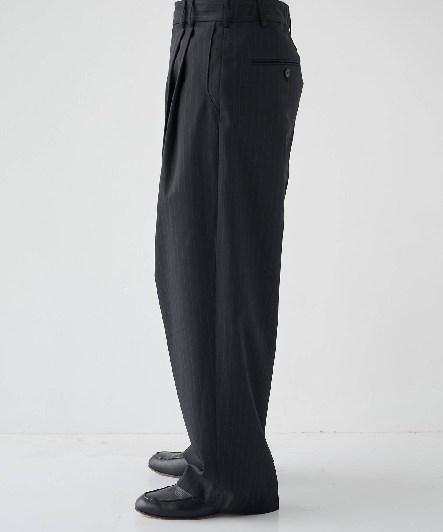 2Tuck Curve Slacks STUDIOUS