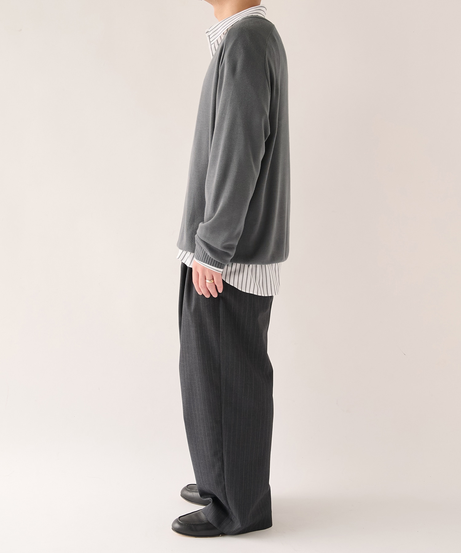 Smooth Silky V neck Knit STUDIOUS