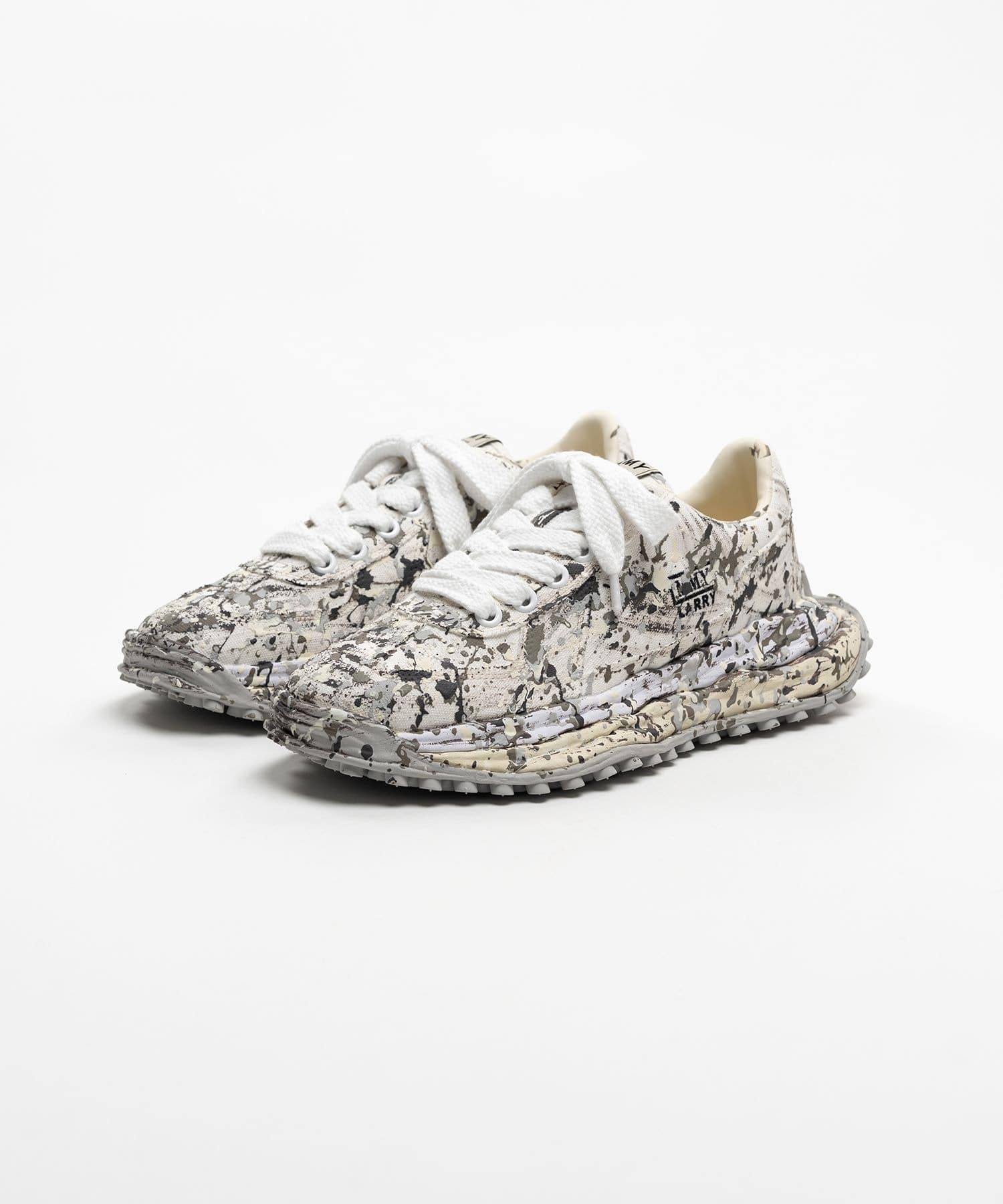 LARRY SPUTTERING LOW-TOP SNEAKERS Maison MIHARA YASUHIRO