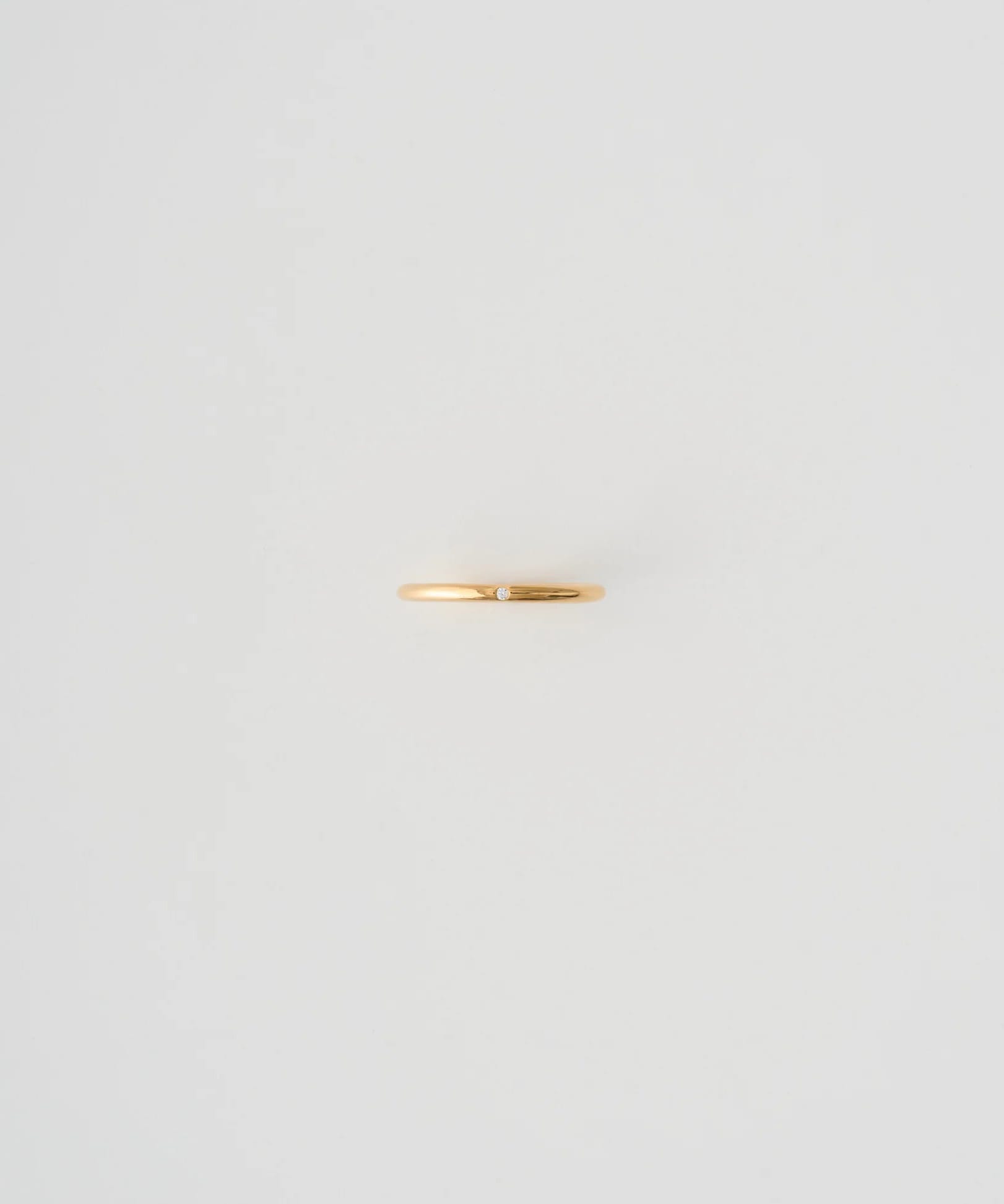 BASIC RING W/ STONE GLD/CLR SHRINE