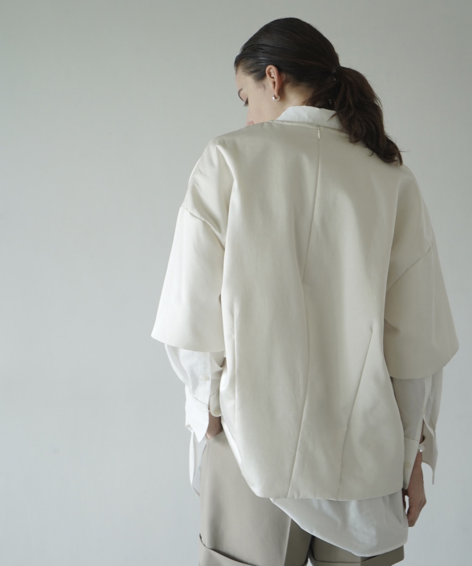 PADDED SATIN TOPS CLANE