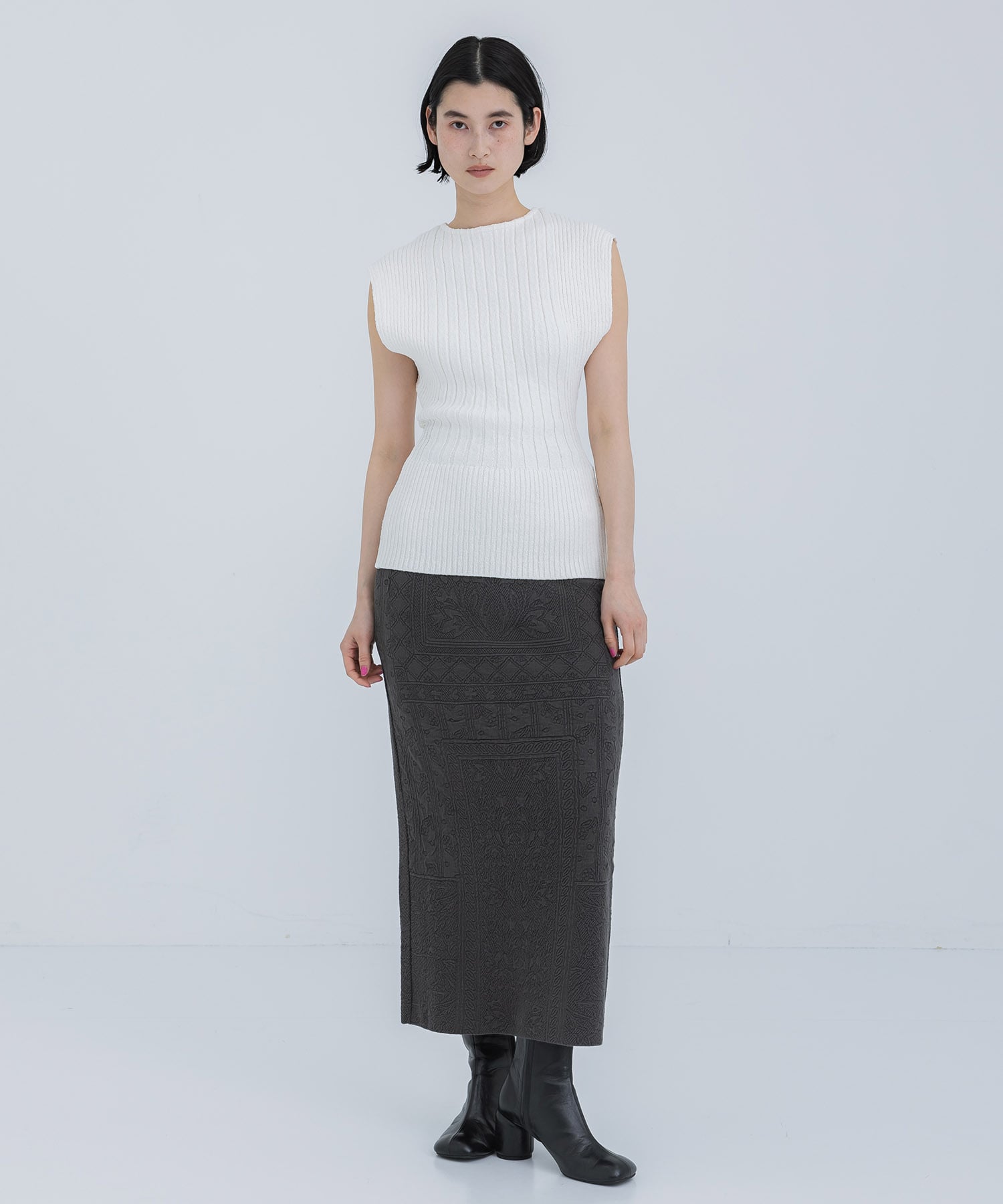 Salla back slit knit Pullover WH AKIRANAKA