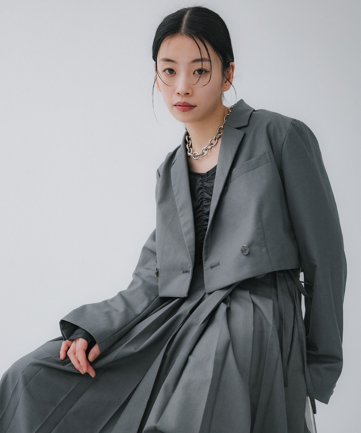 SHORT JACKET WITH PLEATS WRAP SKIRT AMERI