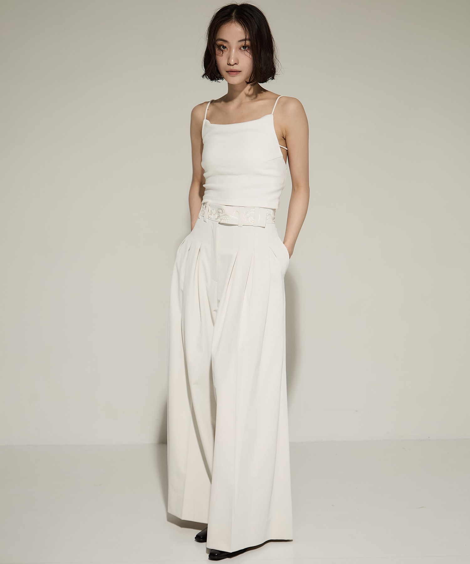 Cucurbita embroidered wide slacks MURRAL