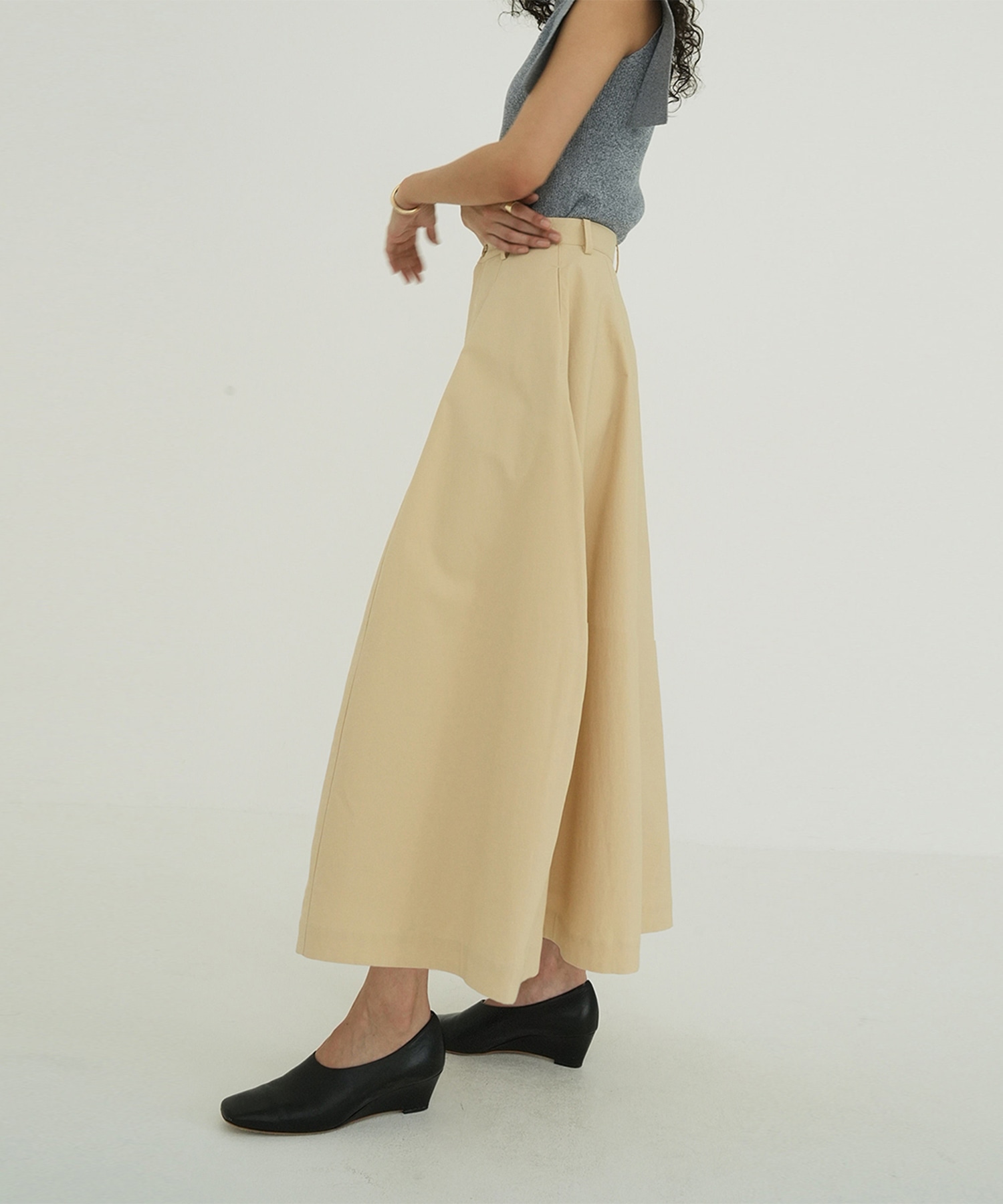 COCOON LINE VOLUME SKIRT CLANE