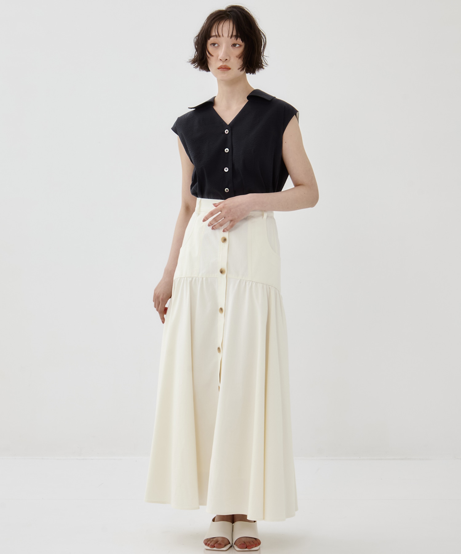 Pierina skirt WH AKIRANAKA