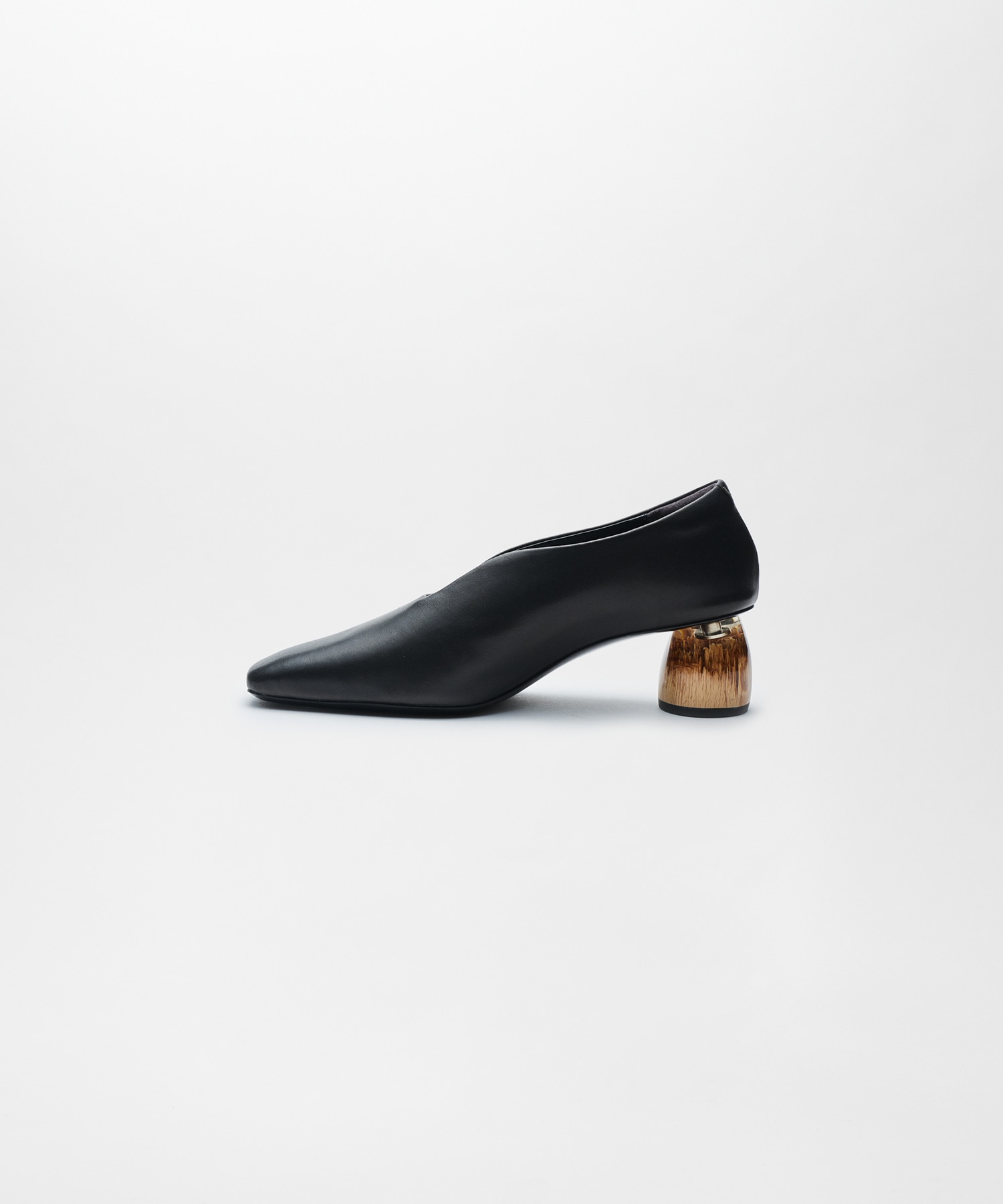 ARMA LEATHER PUMPS ALM
