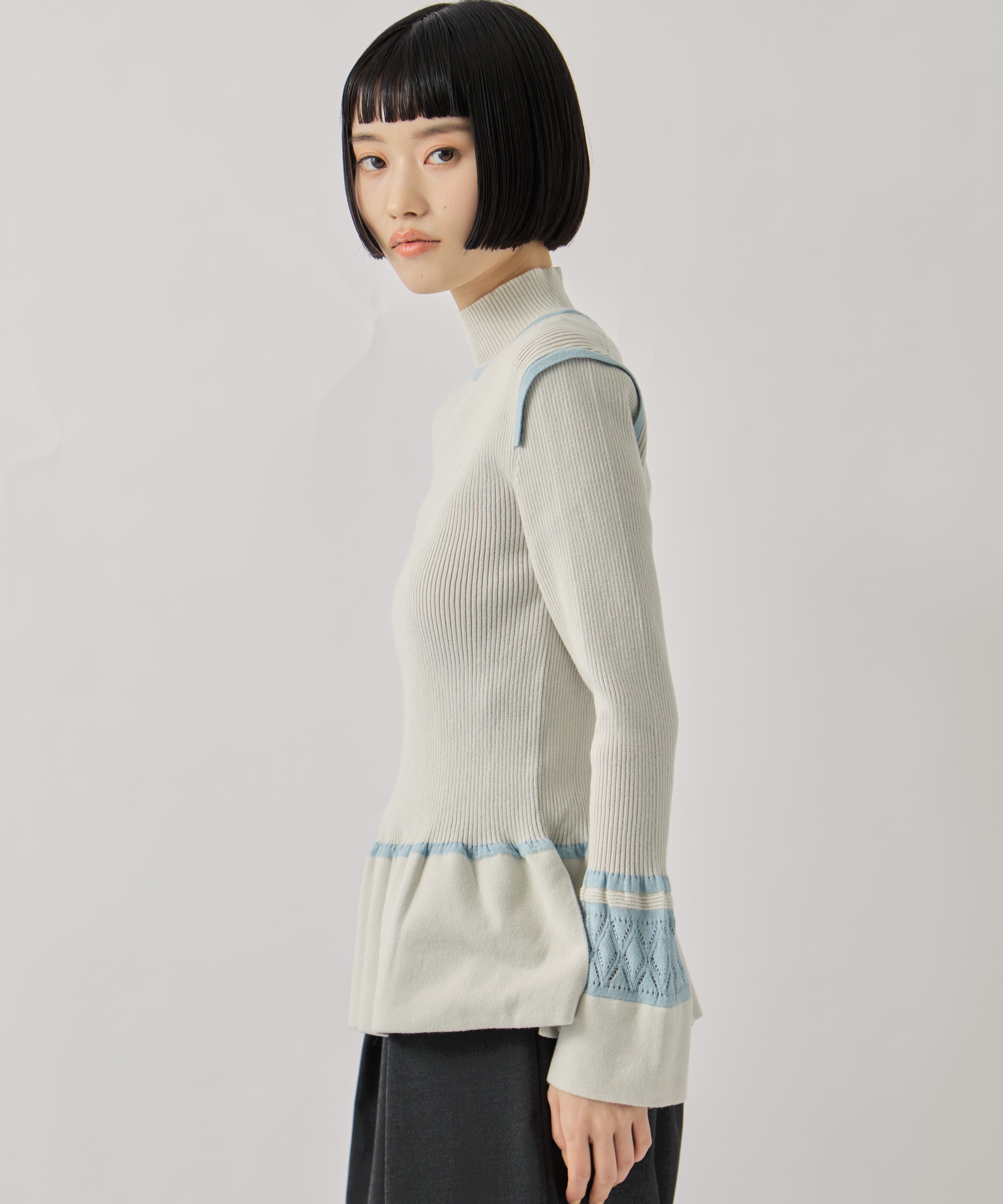 LACE FLARE KNIT TAN