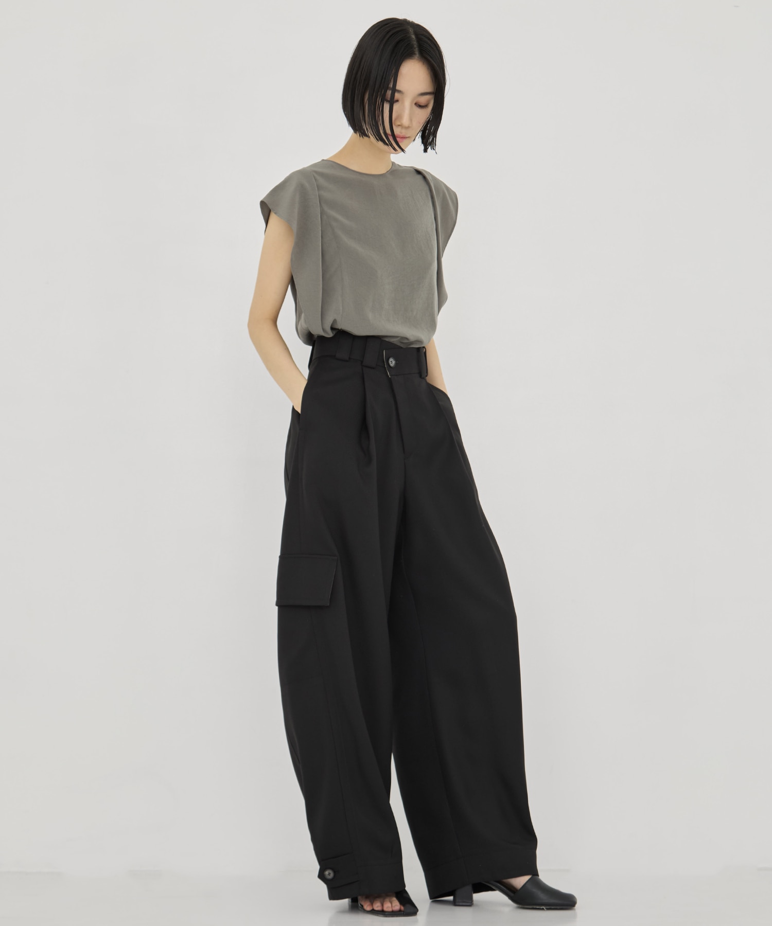 Barrel Leg Cargo Trousers STUDIOUS