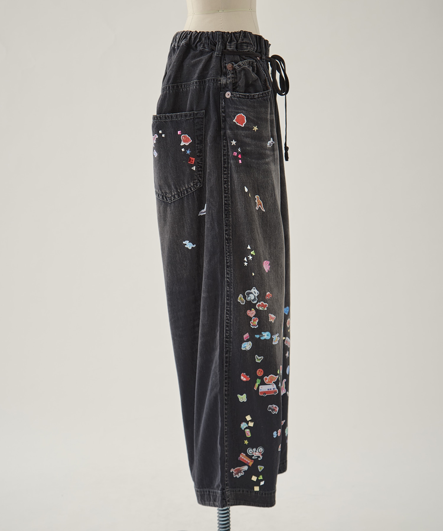 DENIM HUGE DETAIL PANTS w KIDS STICKER Maison MIHARA YASUHIRO