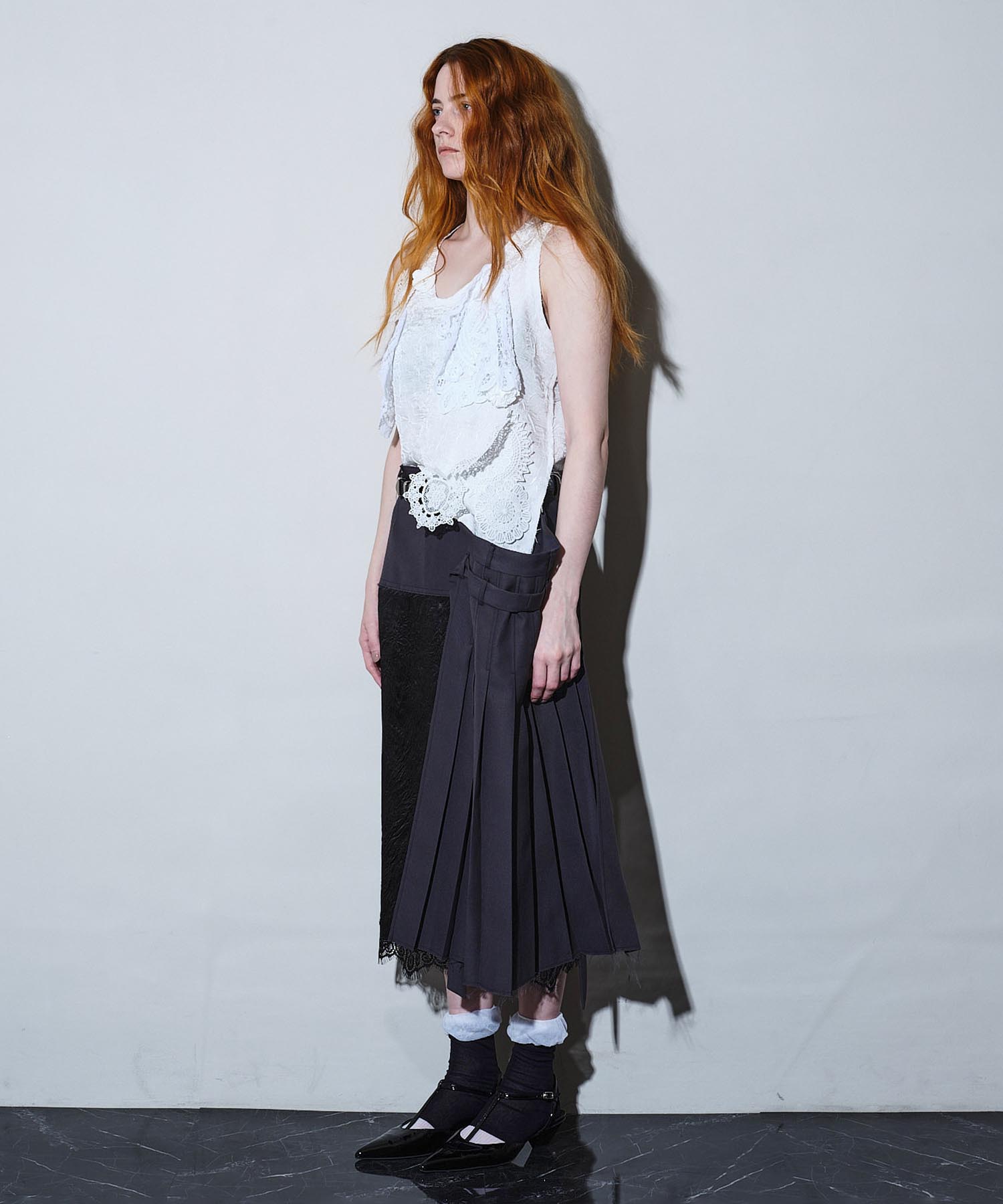Darning motif tops HEELAL